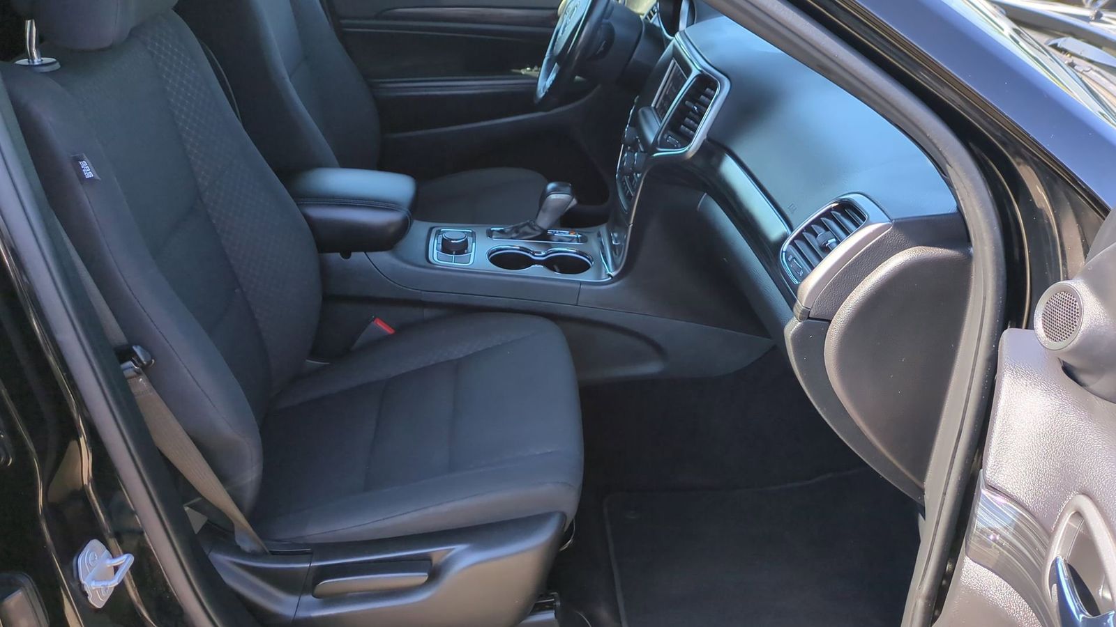 Thumbnail: 2020 Jeep Grand Cherokee - 20