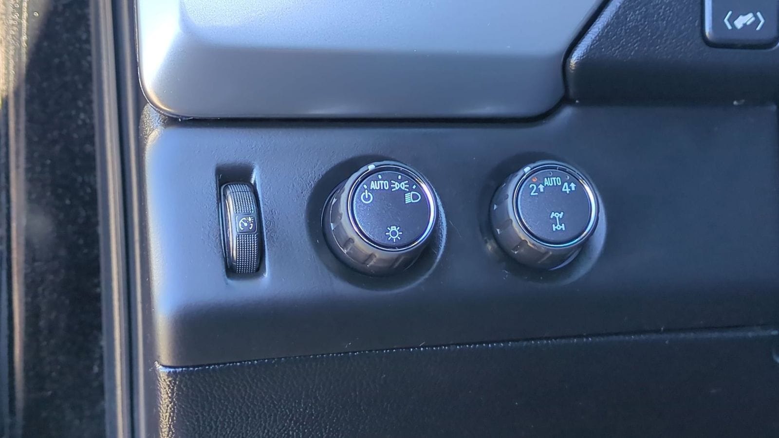 Thumbnail: 2020 Chevrolet Suburban - 18