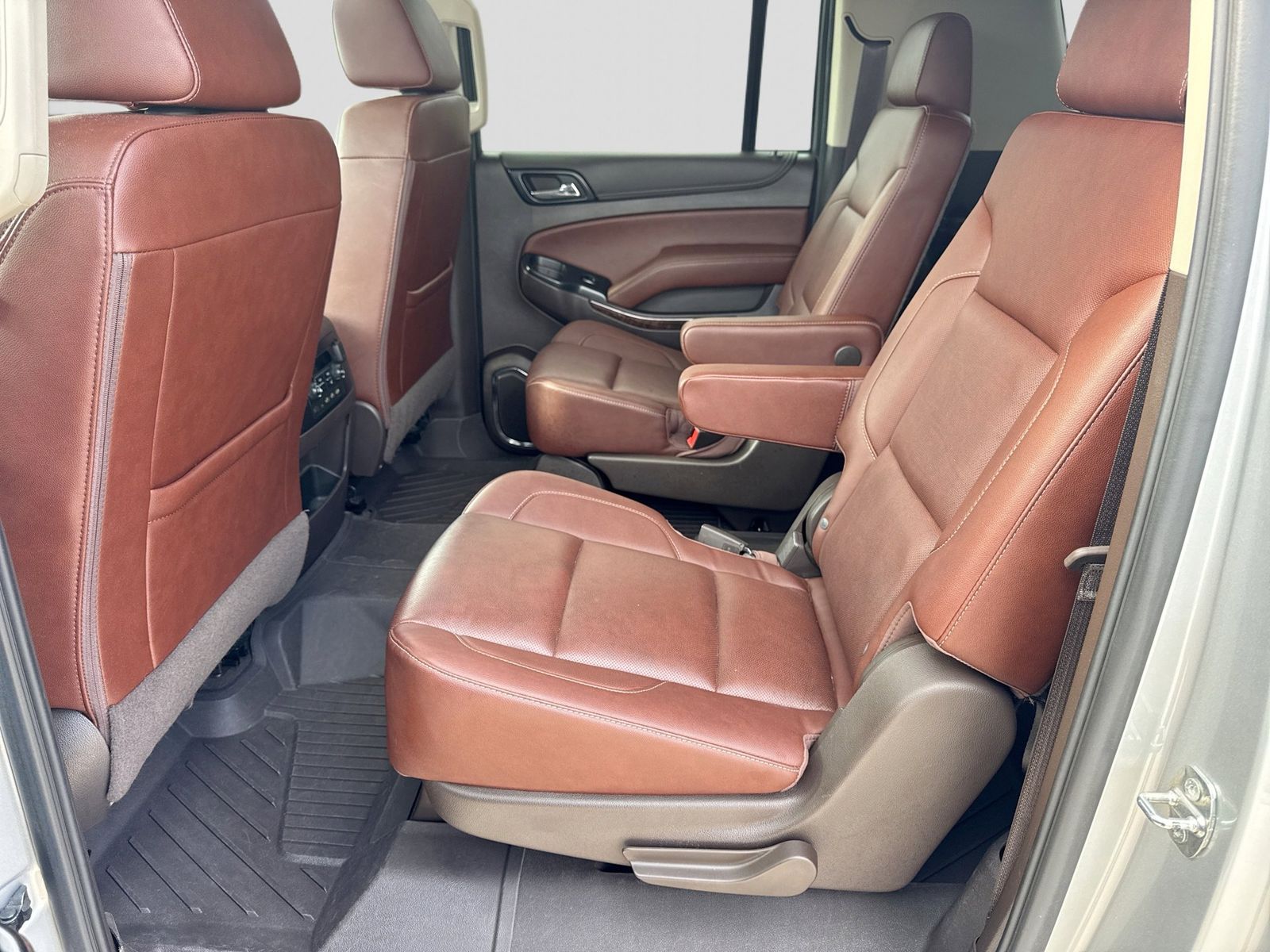 Thumbnail: 2020 Chevrolet Suburban - 24