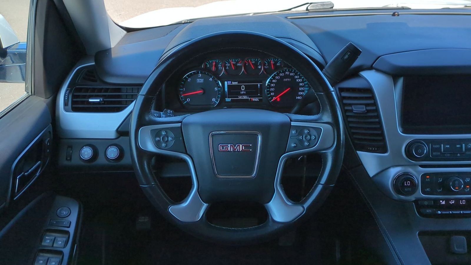2019 GMC Yukon SLE 25