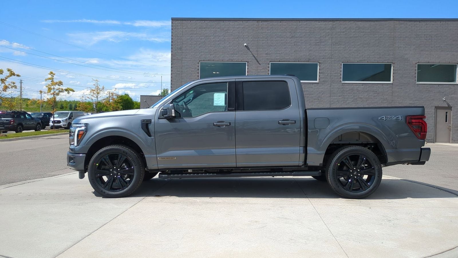 2025 Ford F-150 Lariat 2