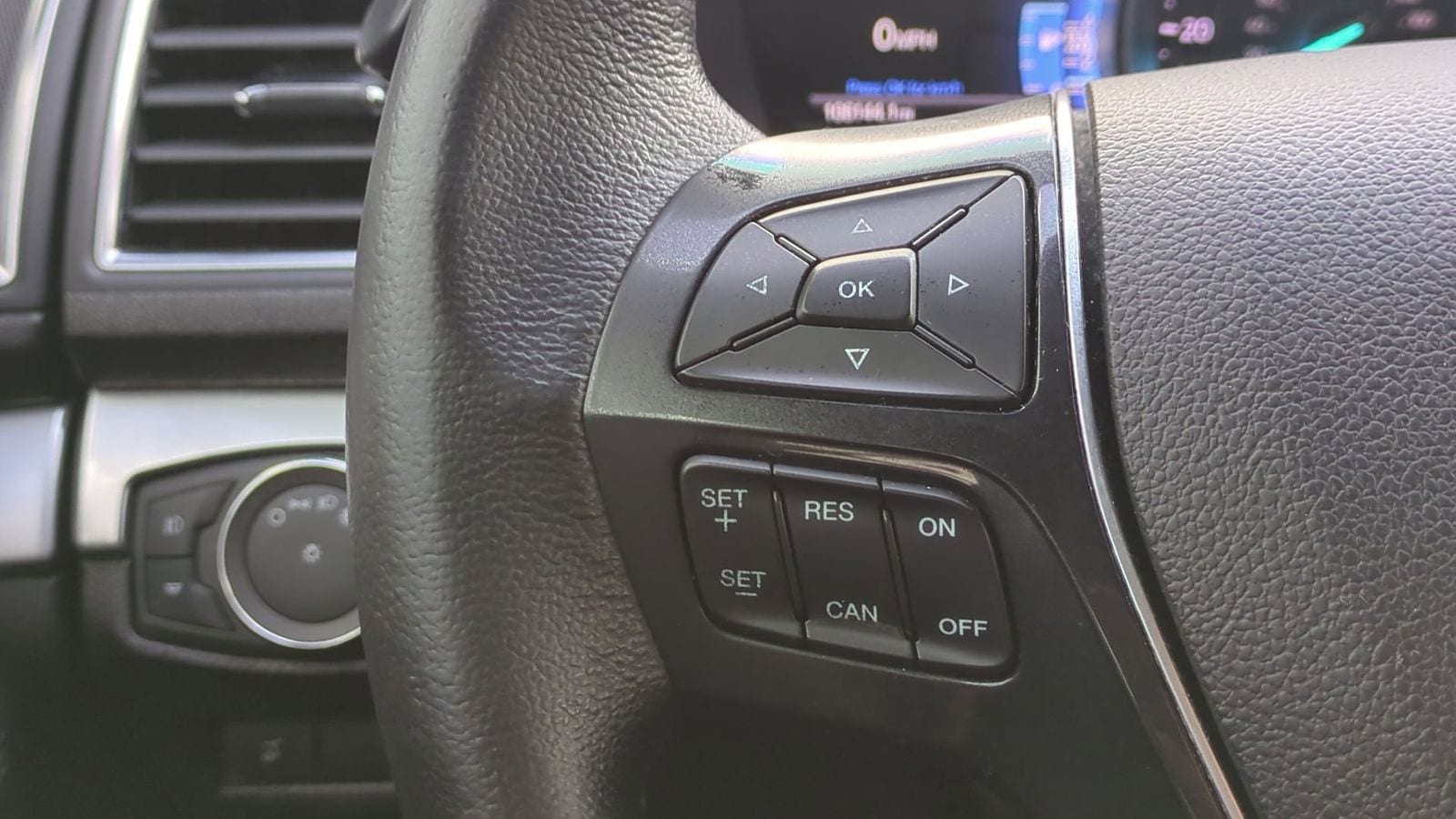 Thumbnail: 2018 Ford Explorer - 34