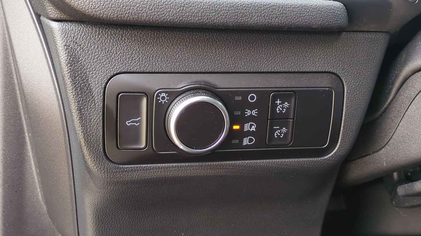 Thumbnail: 2023 Ford Escape - 18