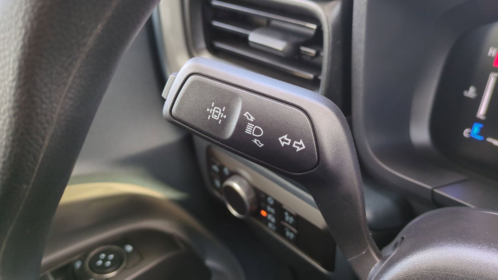 Thumbnail: 2025 Ford Maverick - 25