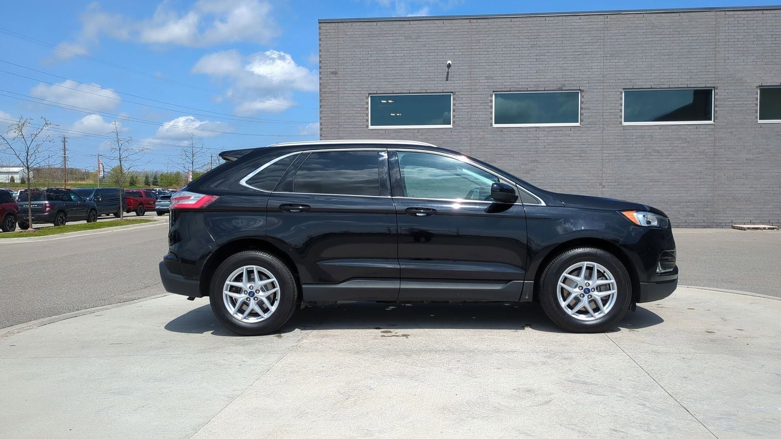 Thumbnail: 2021 Ford Edge - 8