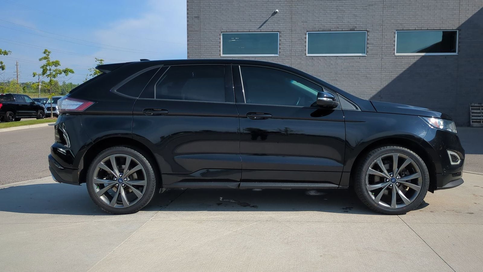 Thumbnail: 2017 Ford Edge - 8