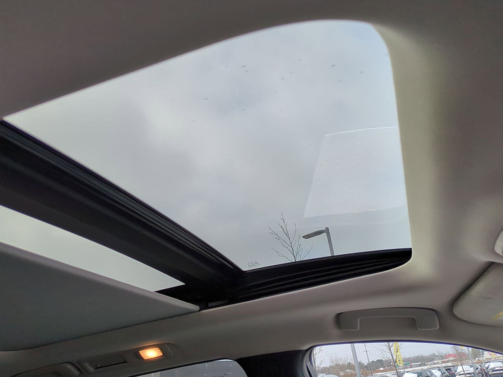 Thumbnail: 2023 INFINITI QX60 - 23