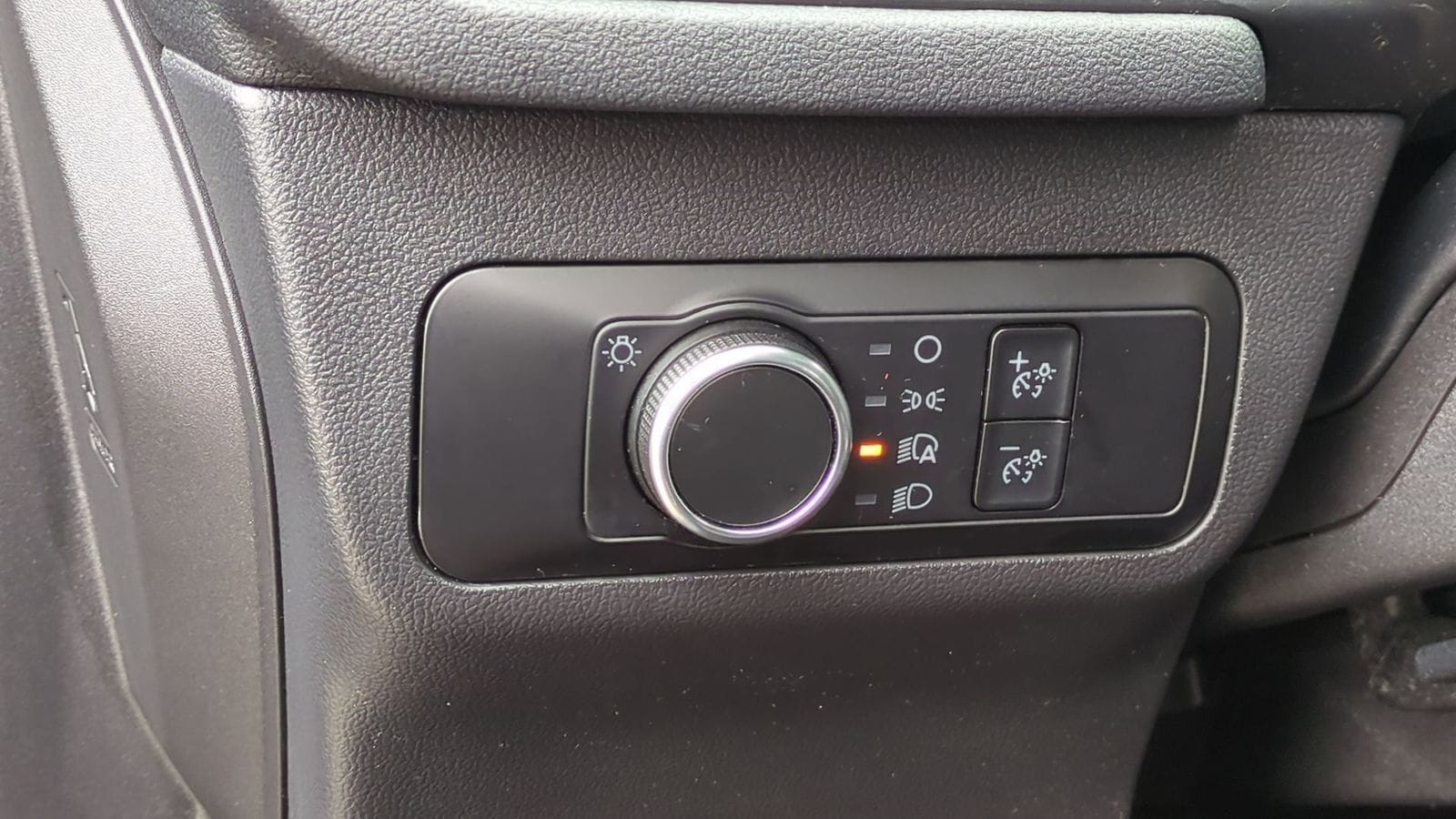 Thumbnail: 2023 Ford Escape - 8