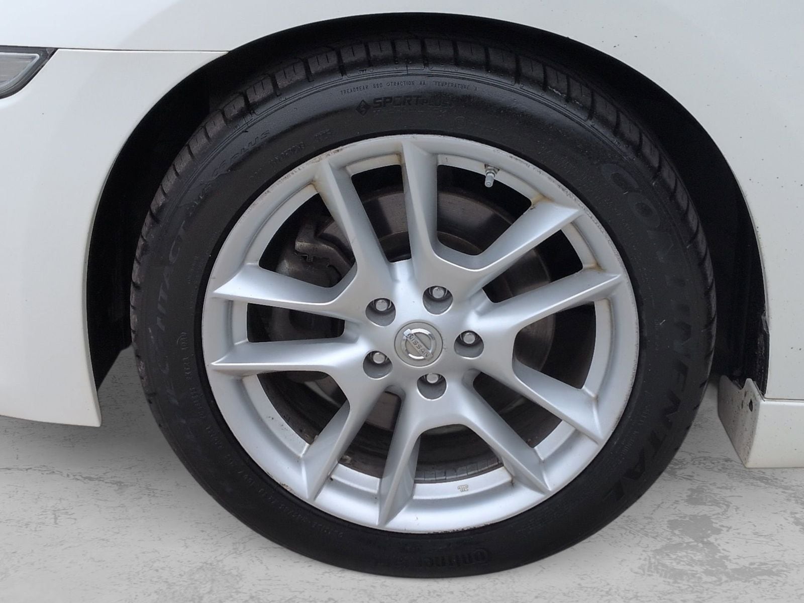 Thumbnail: 2009 Nissan Maxima - 17