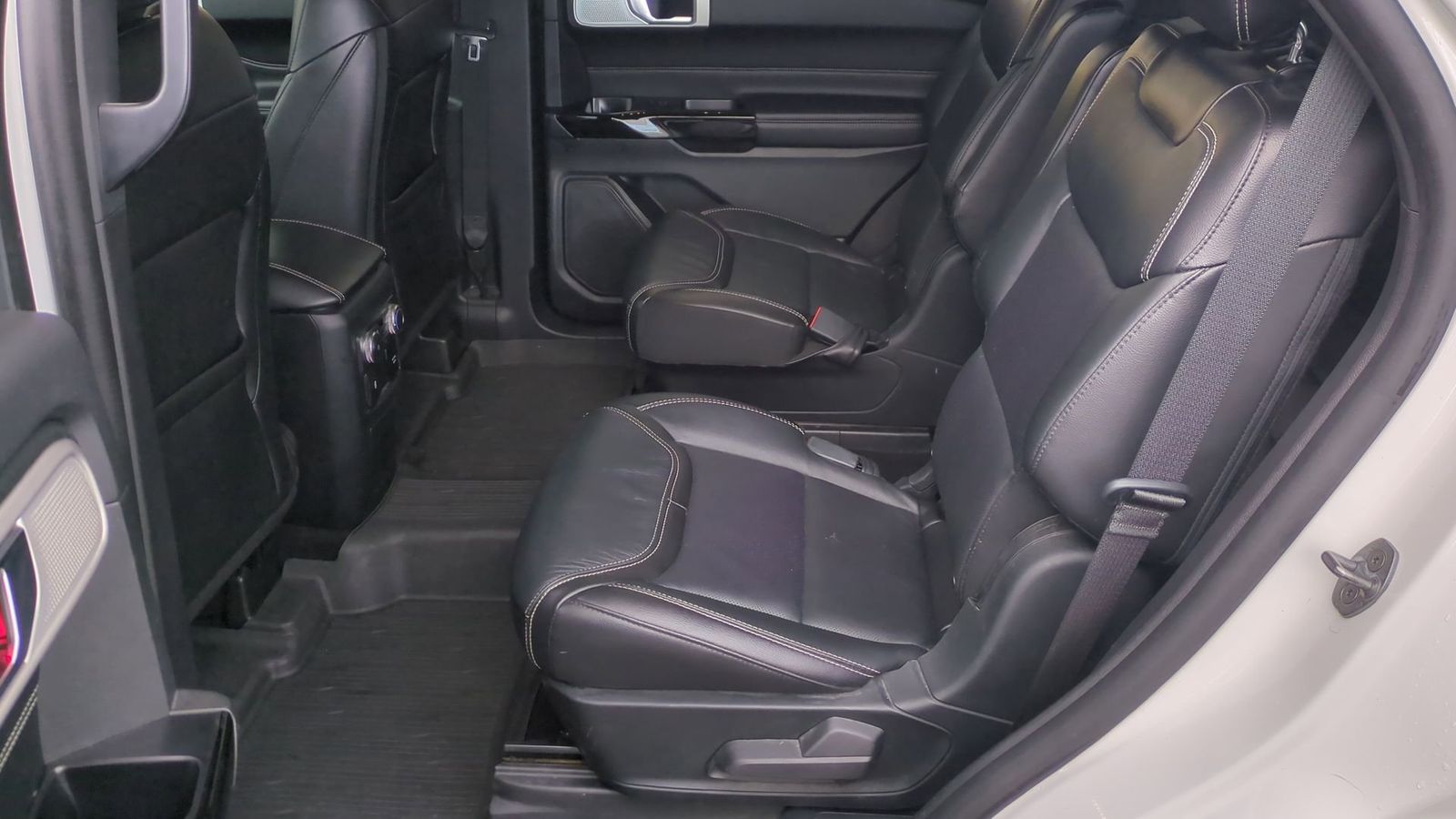 Thumbnail: 2022 Ford Explorer - 20