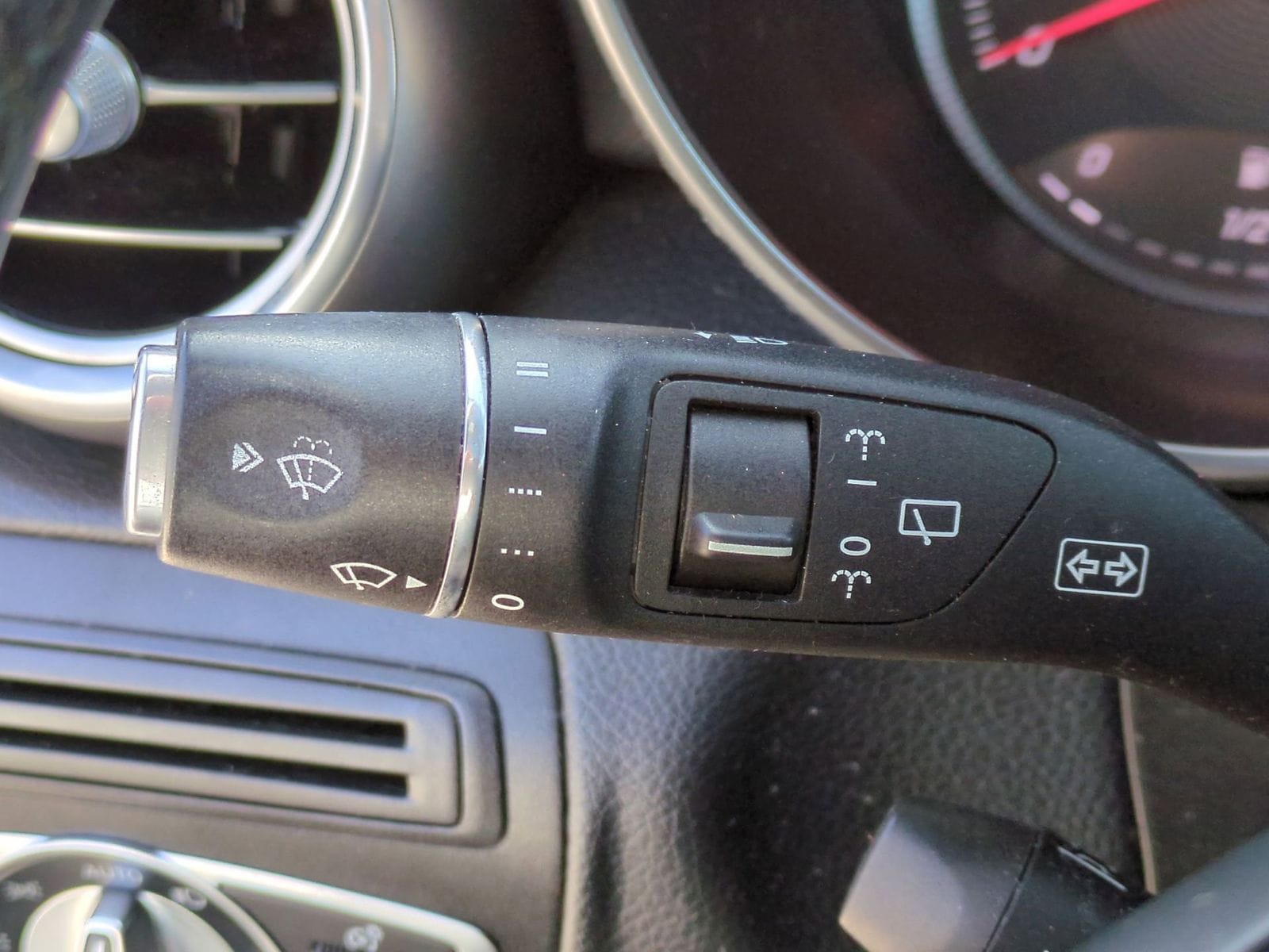 Thumbnail: 2017 Mercedes-Benz GLC - 29