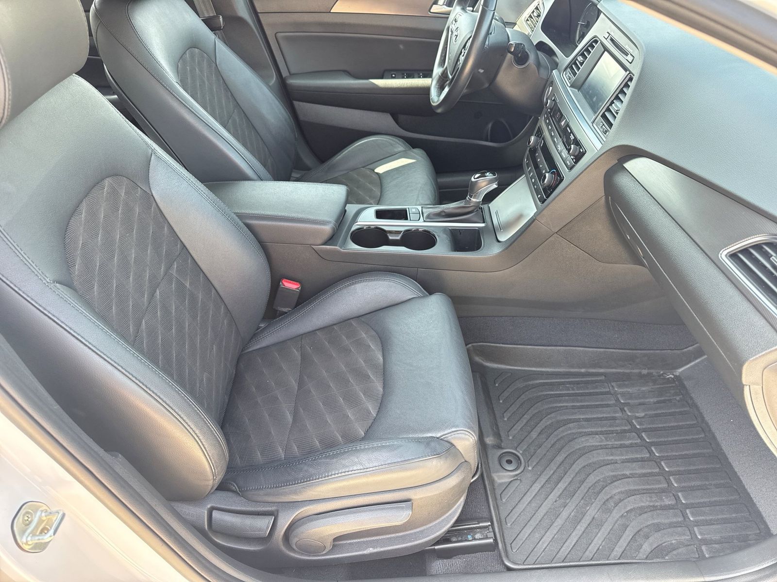 Thumbnail: 2017 Hyundai Sonata - 23