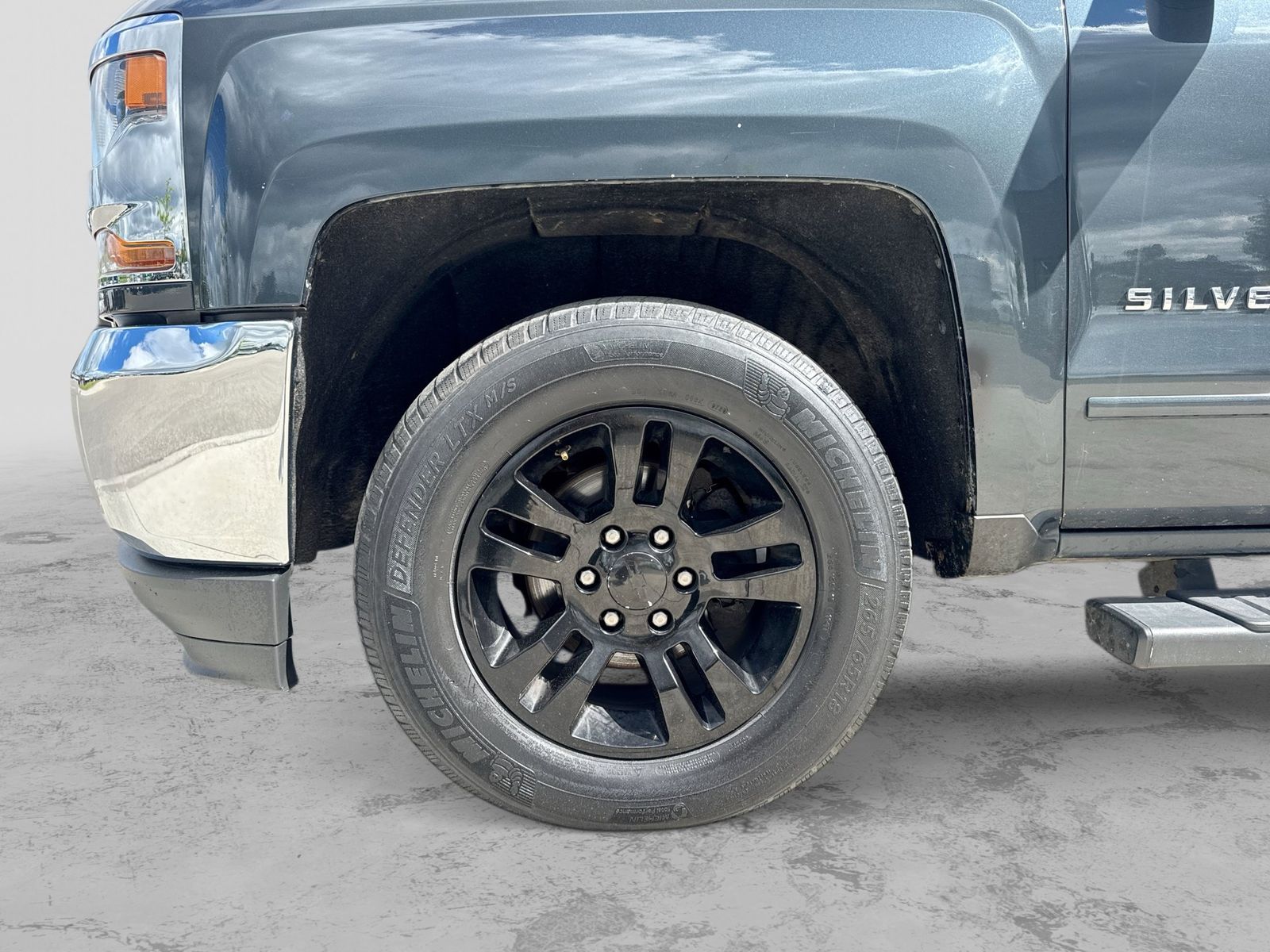 Thumbnail: 2018 Chevrolet Silverado 1500 - 16