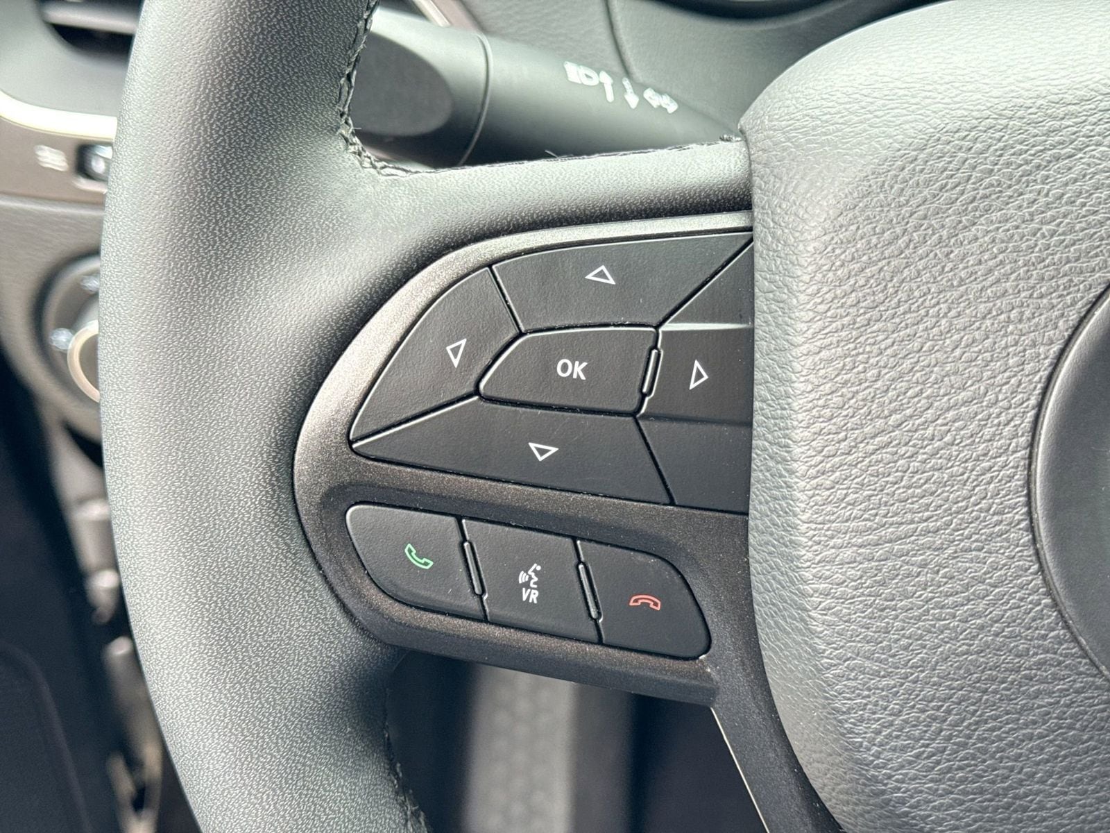 Thumbnail: 2022 Jeep Cherokee - 25