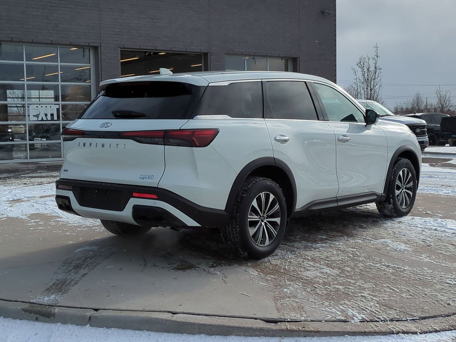 Thumbnail: 2023 INFINITI QX60 - 7