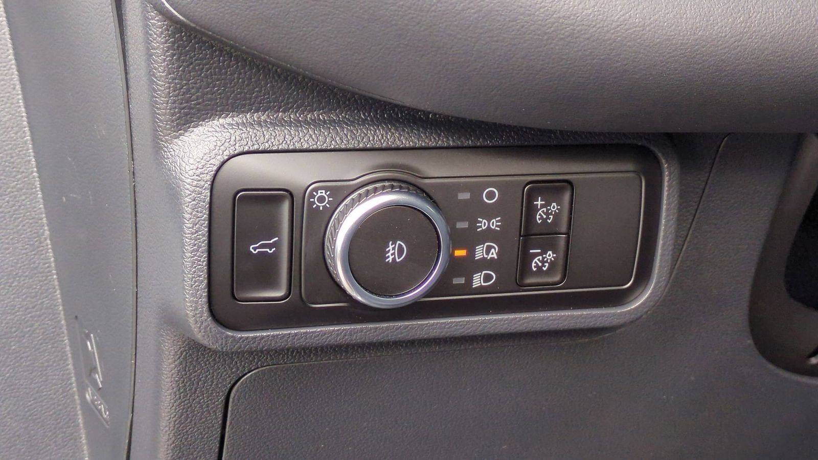 Thumbnail: 2026 Ford Explorer - 15