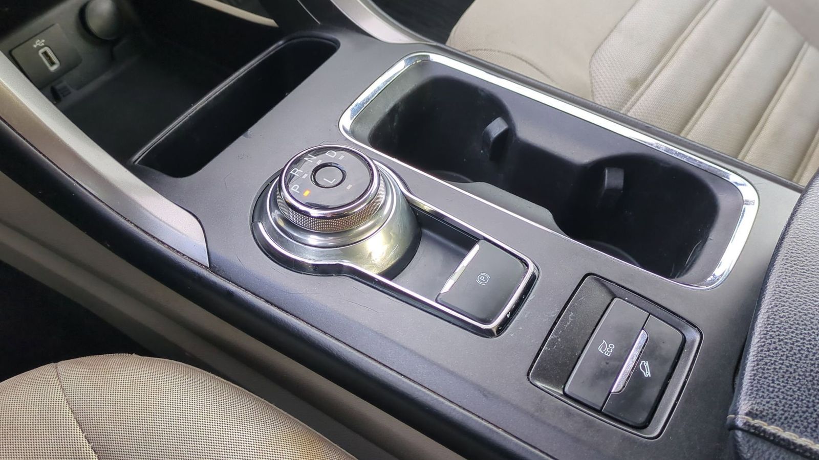 Thumbnail: 2017 Ford Fusion - 33