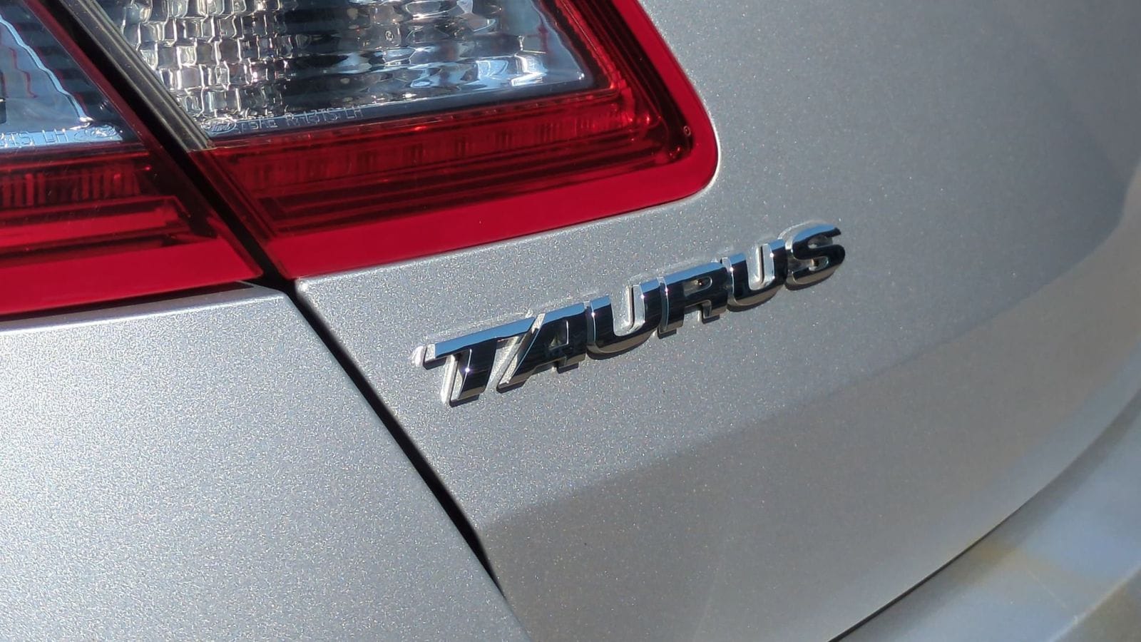 Thumbnail: 2014 Ford Taurus - 11