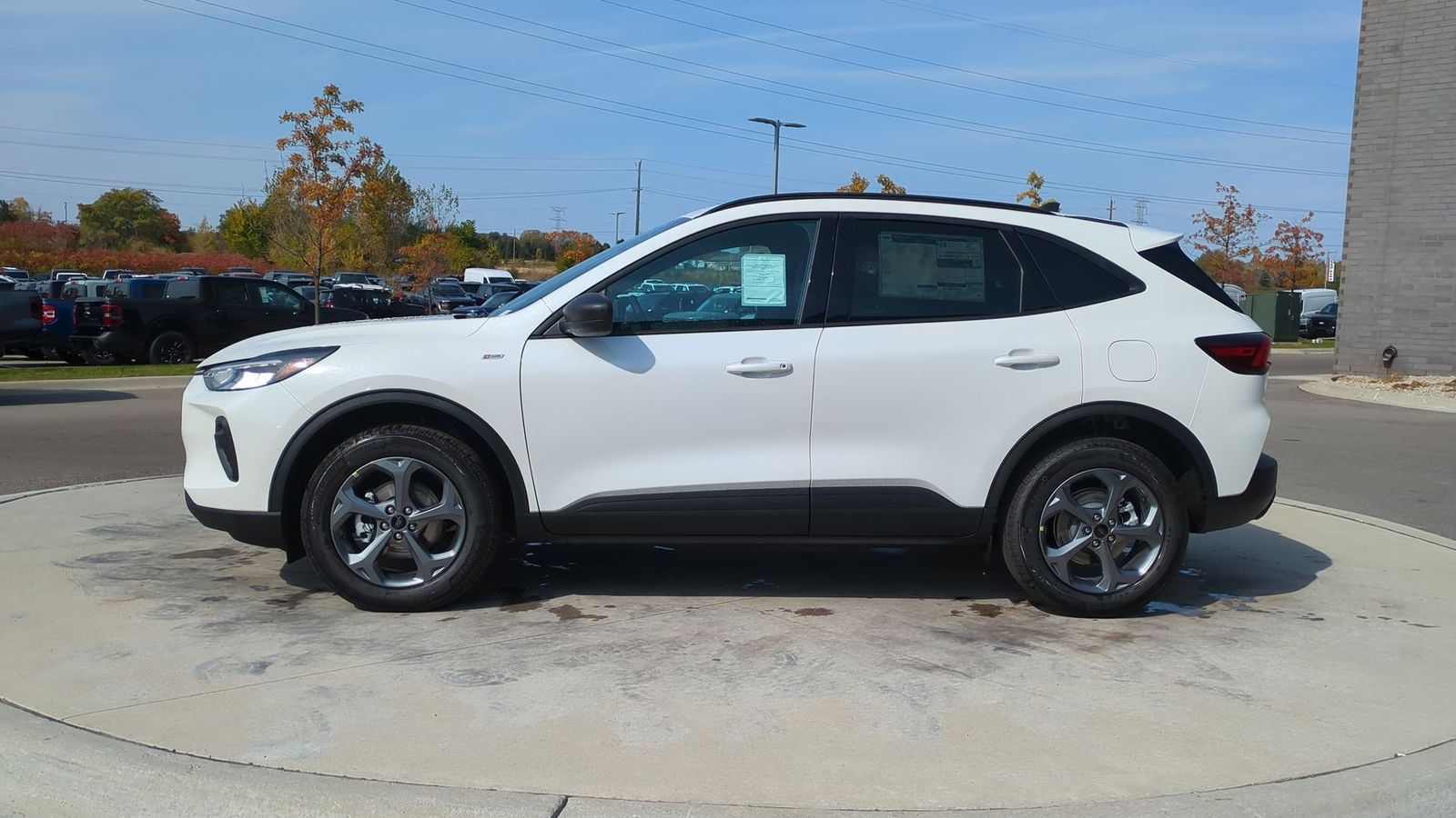 2025 Ford Escape ST-Line photo 3