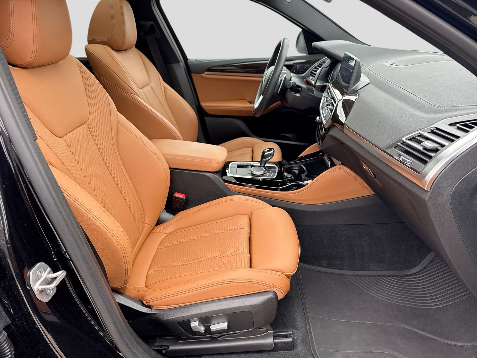 Thumbnail: 2022 BMW X4 - 23