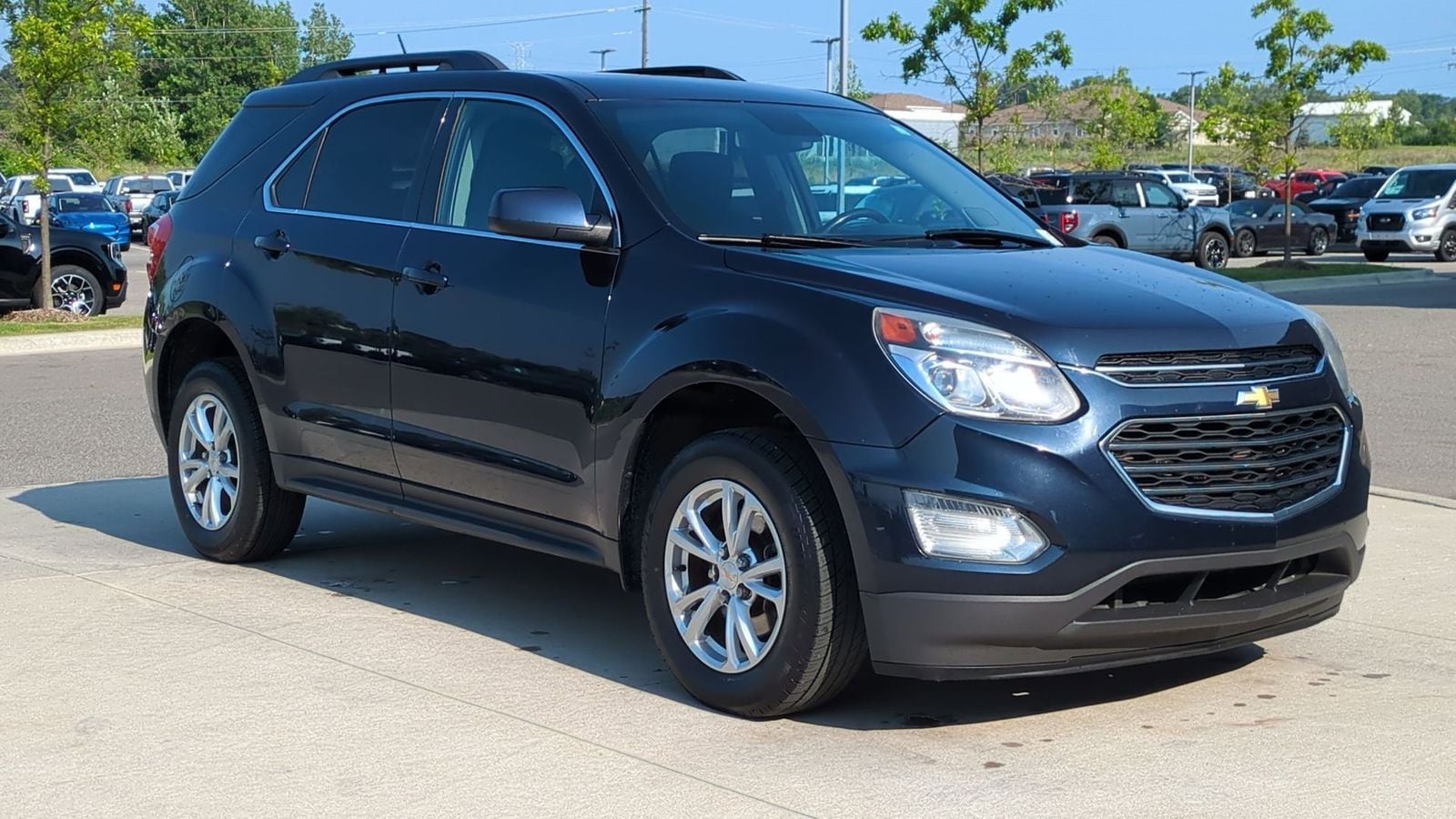 Thumbnail: 2017 Chevrolet Equinox - 8