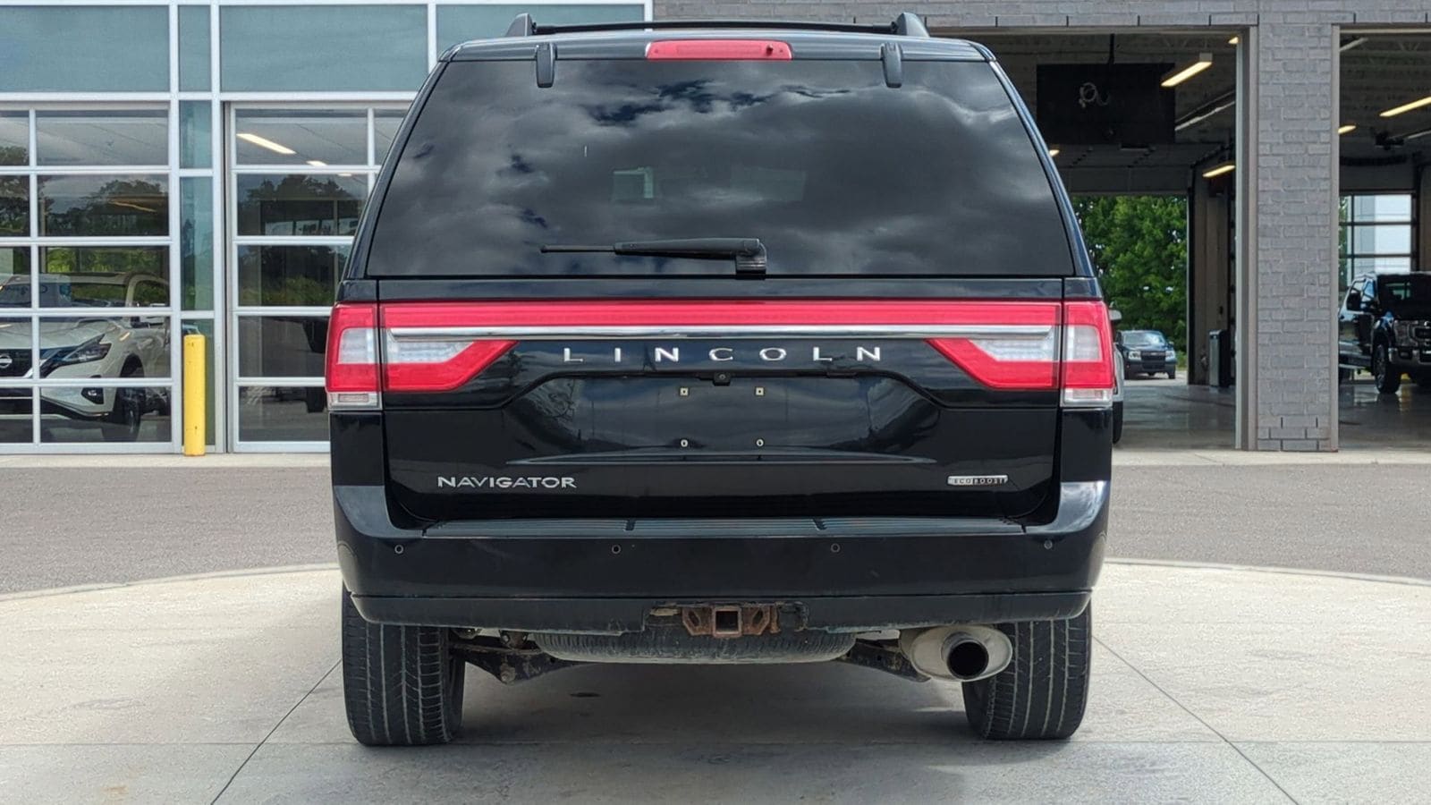 Thumbnail: 2016 Lincoln Navigator - 3