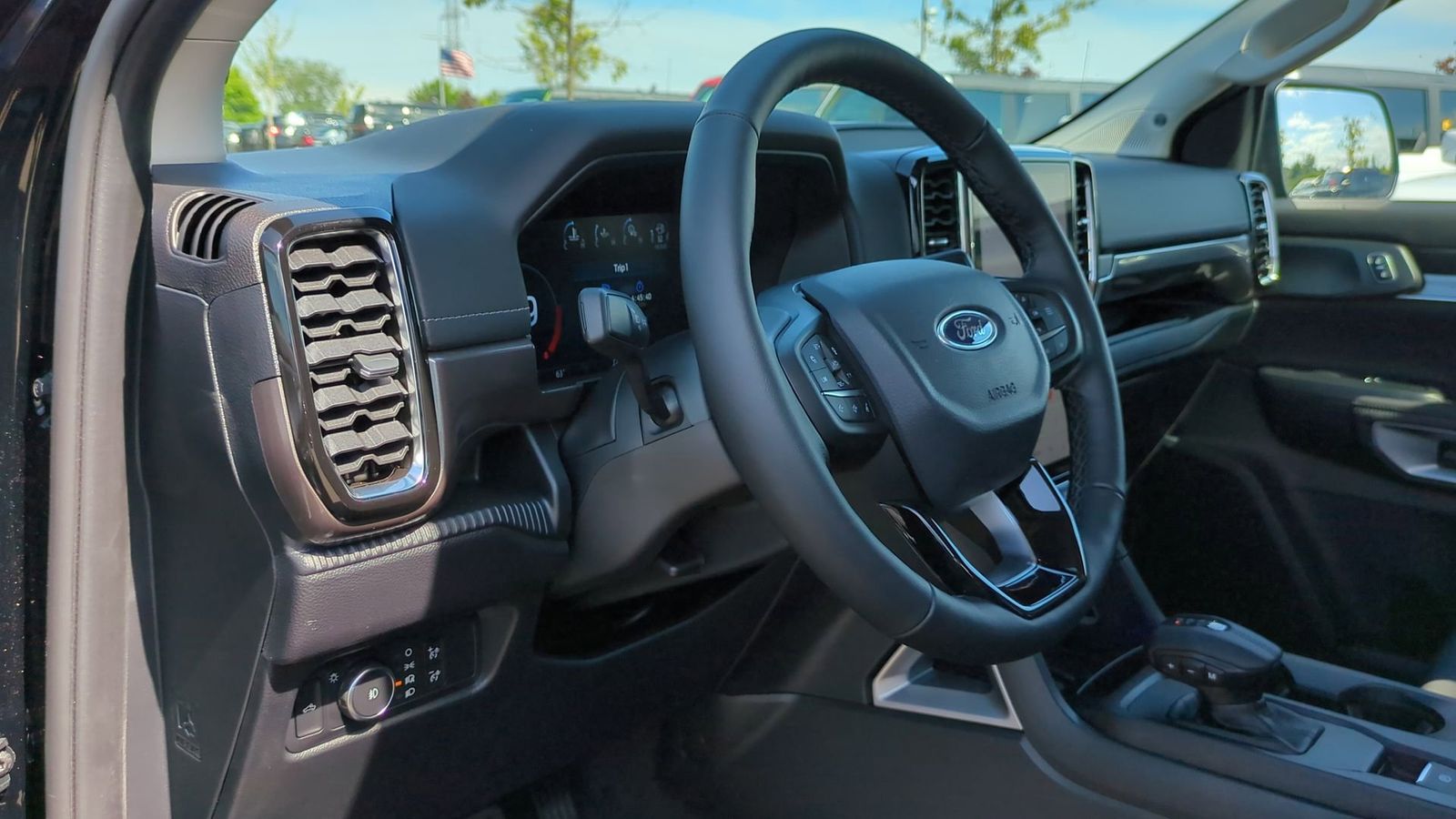 2024 Ford Ranger Lariat photo 2