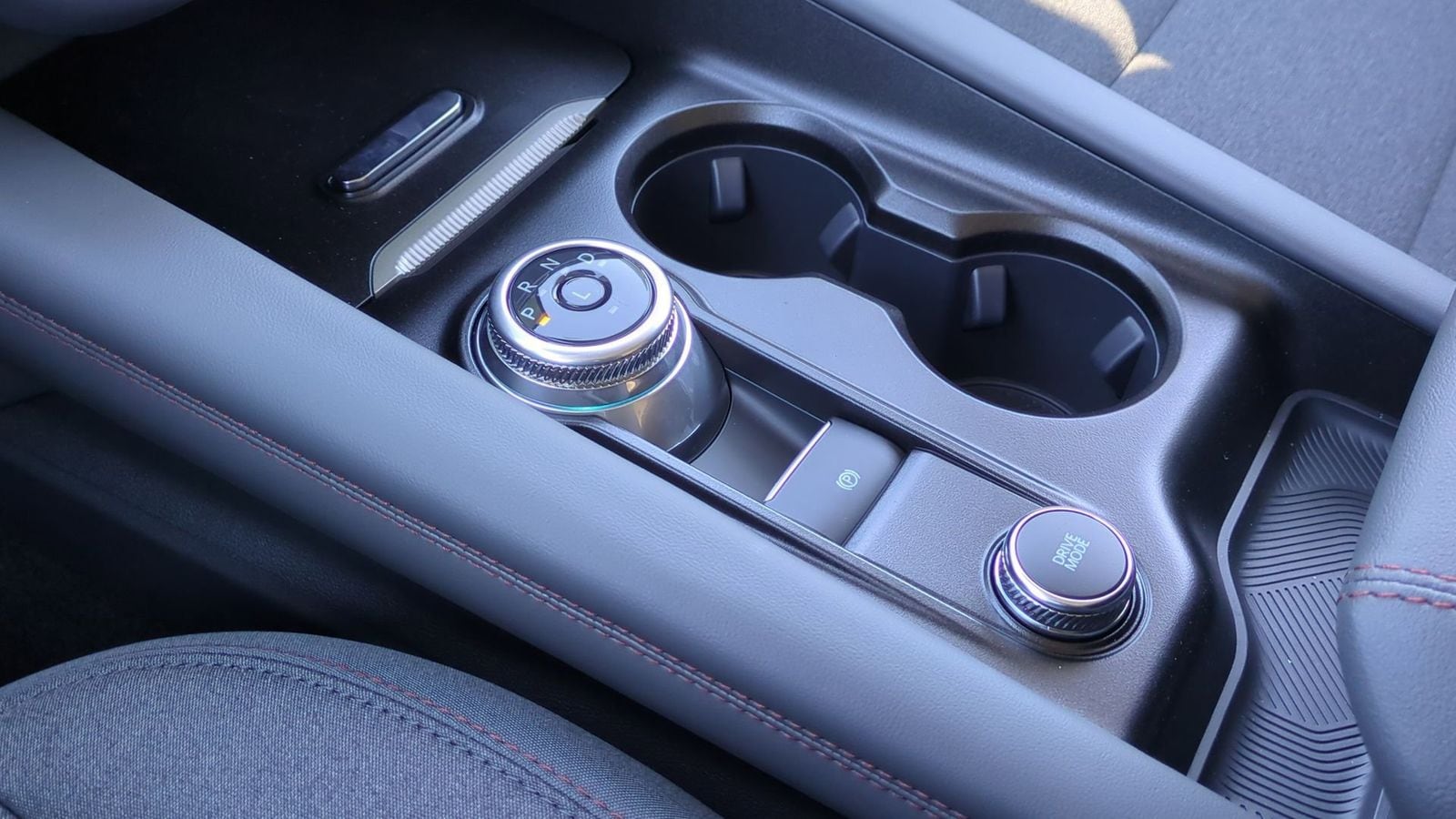 Thumbnail: 2025 Ford Explorer - 32