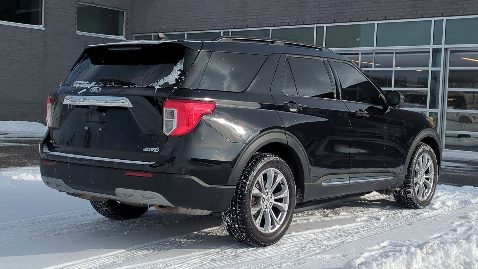 Thumbnail: 2021 Ford Explorer - 8