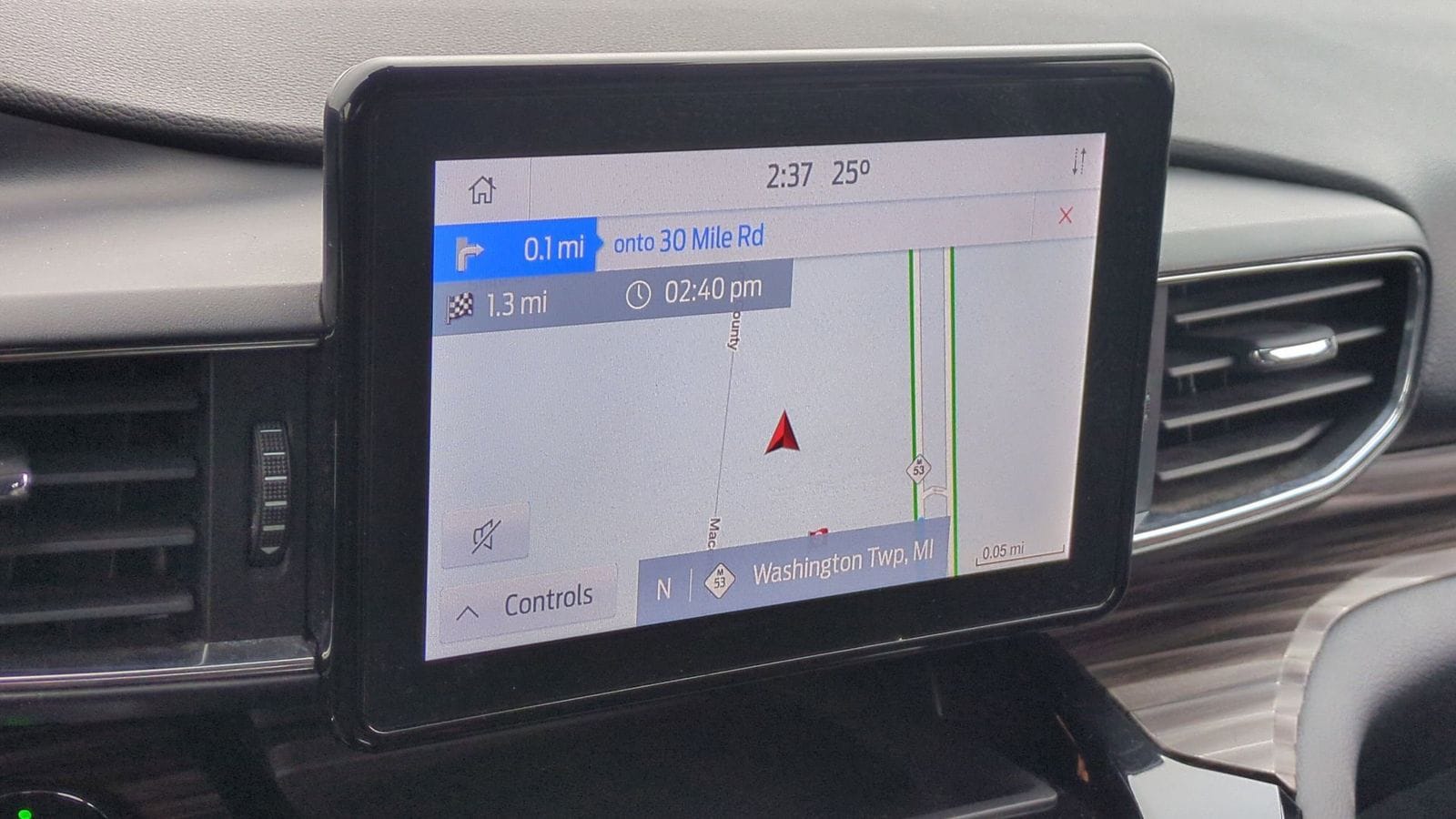 Thumbnail: 2021 Ford Explorer - 32