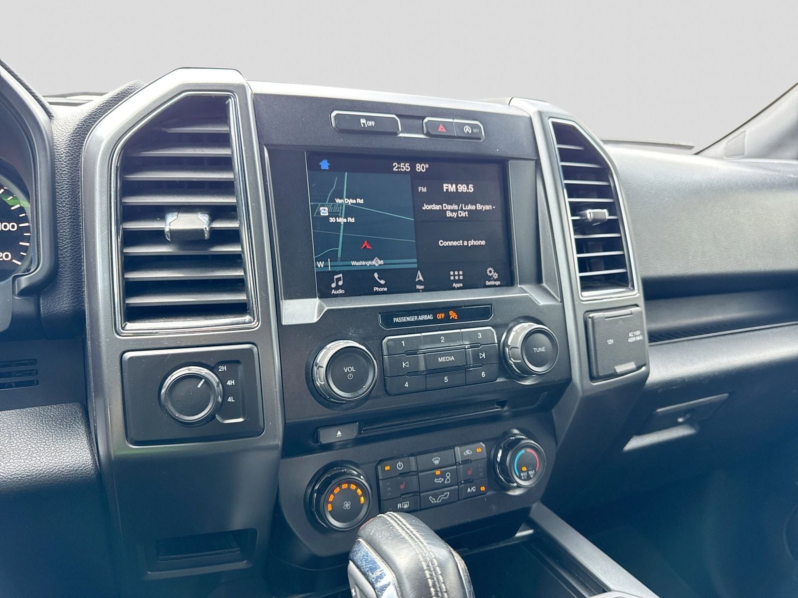 Thumbnail: 2018 Ford F-150 - 32
