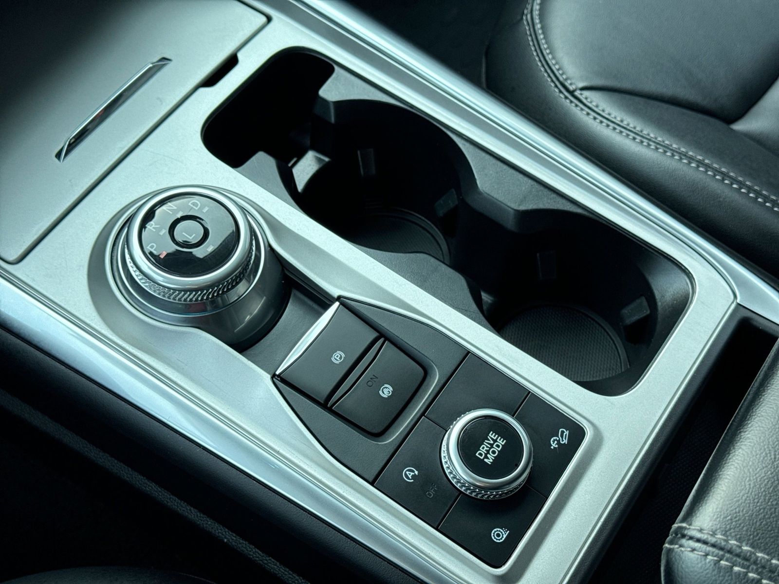 Thumbnail: 2024 Ford Explorer - 35