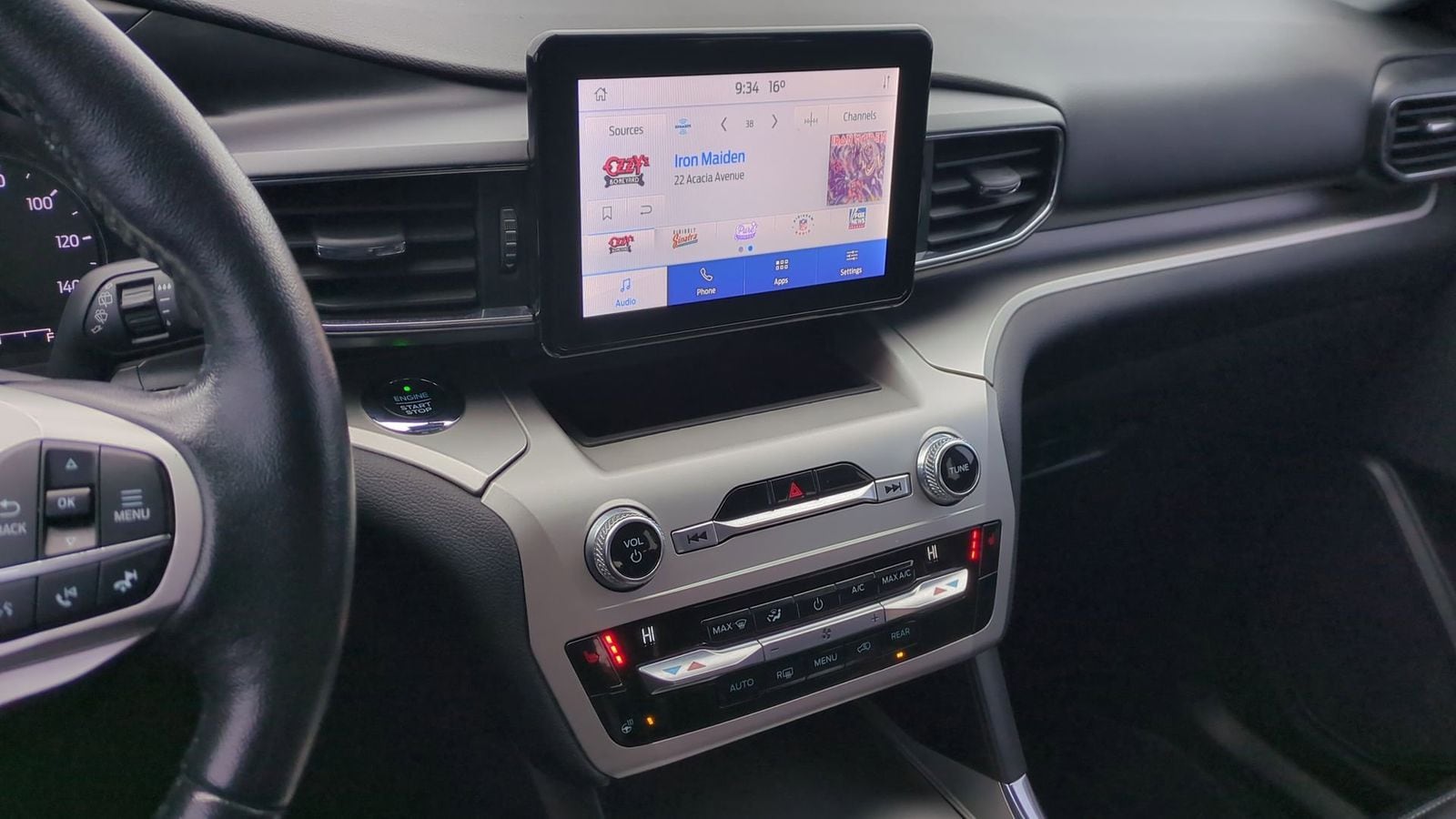 Thumbnail: 2021 Ford Explorer - 32