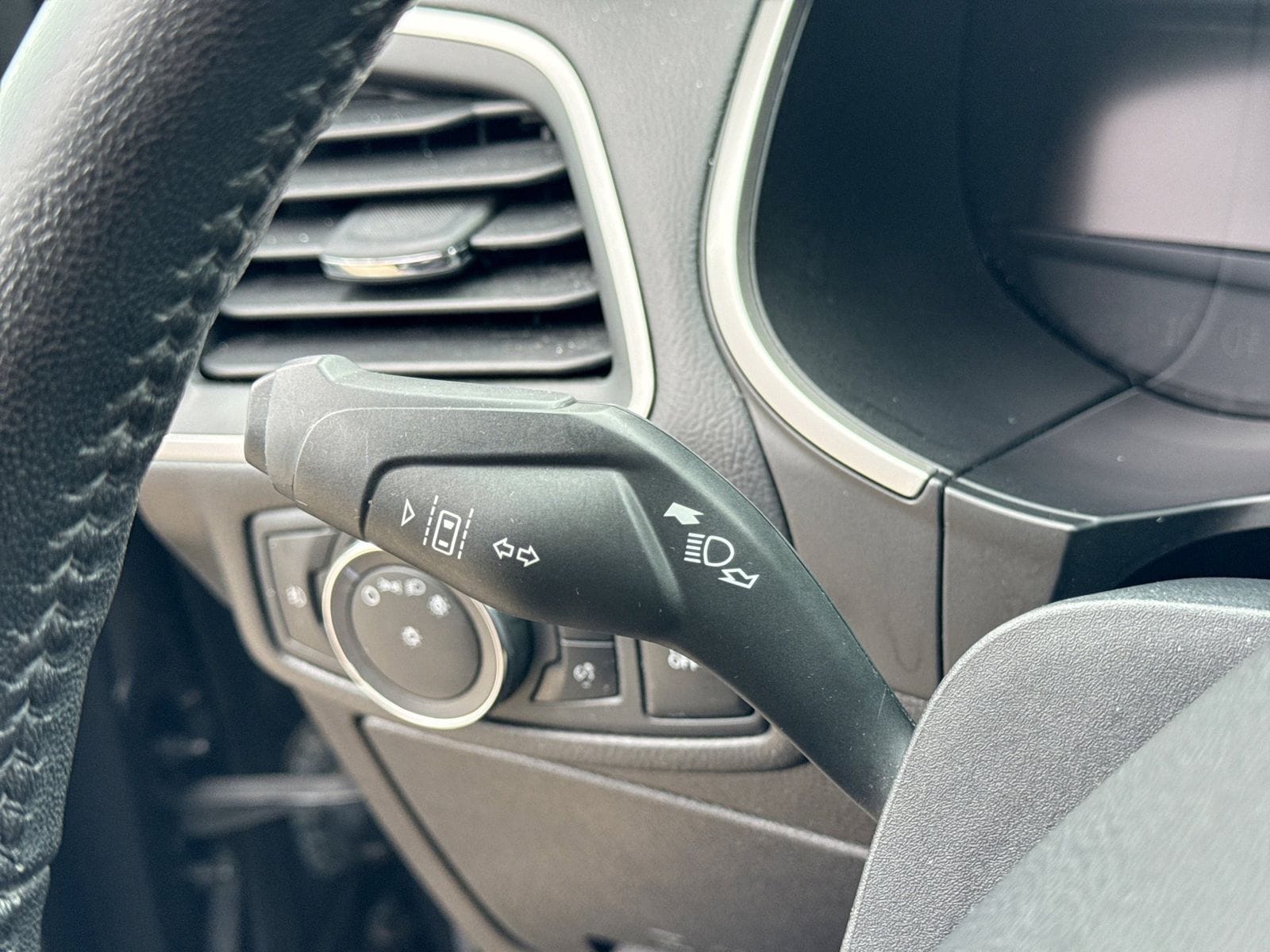 Thumbnail: 2020 Ford Edge - 25