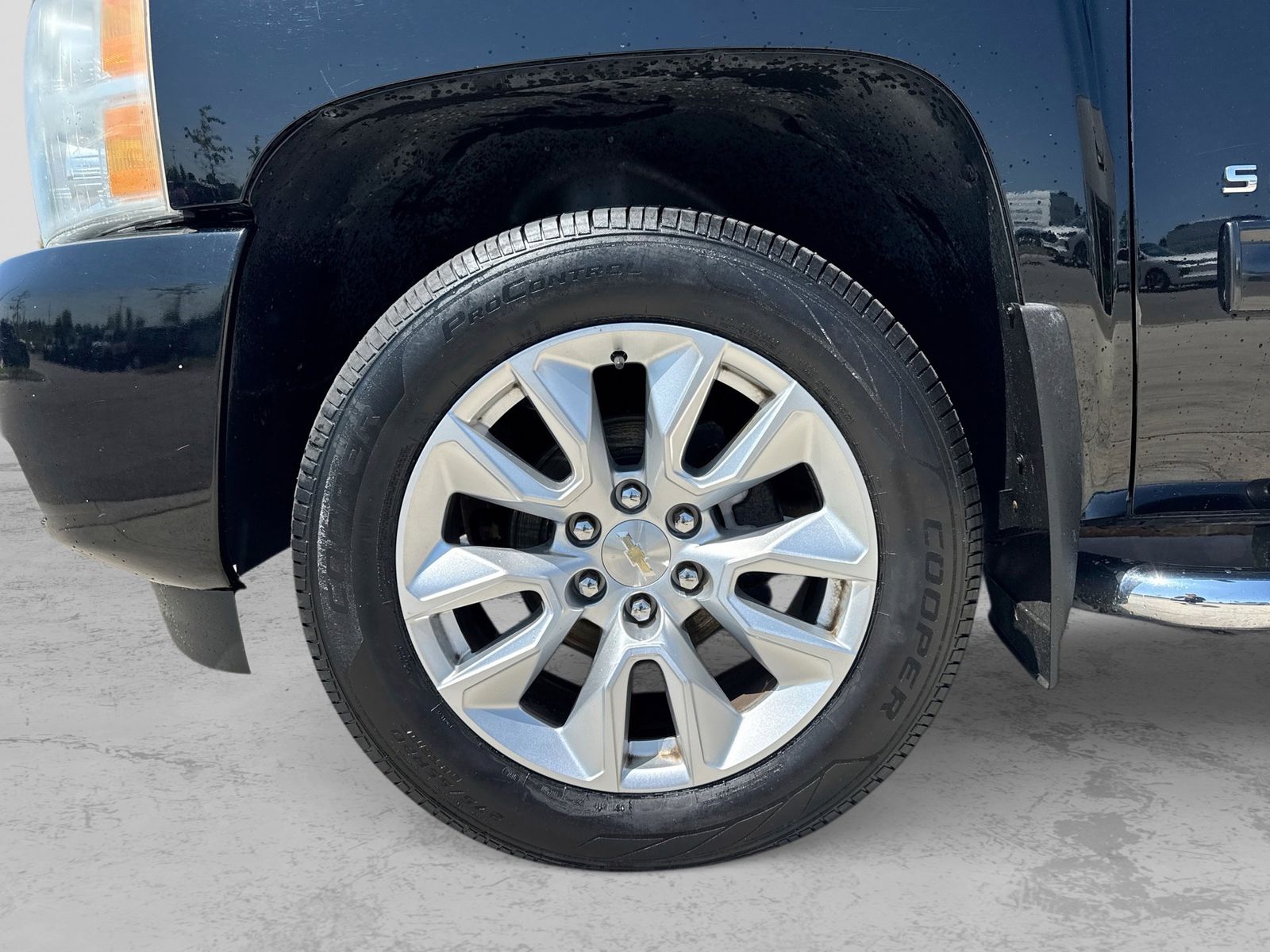 Thumbnail: 2013 Chevrolet Silverado 1500 - 17