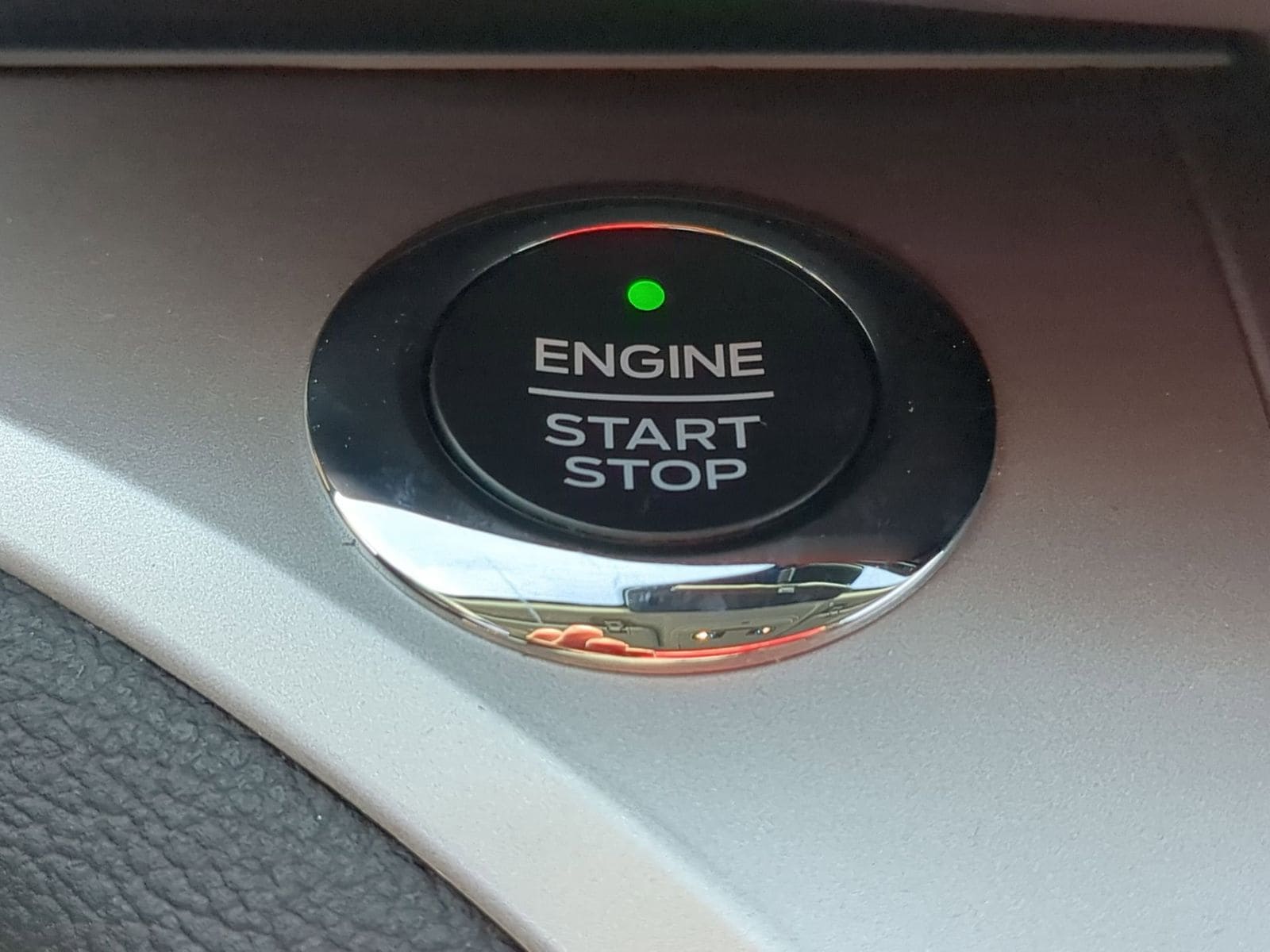 Thumbnail: 2020 Ford Explorer - 31