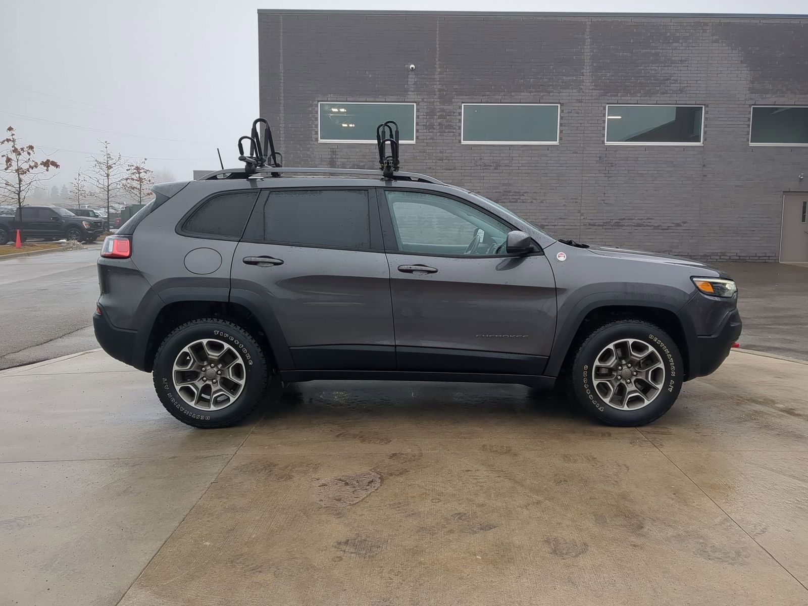 Thumbnail: 2020 Jeep Cherokee - 9