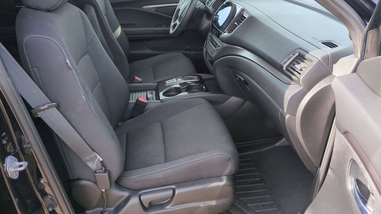 Thumbnail: 2021 Honda Passport - 21