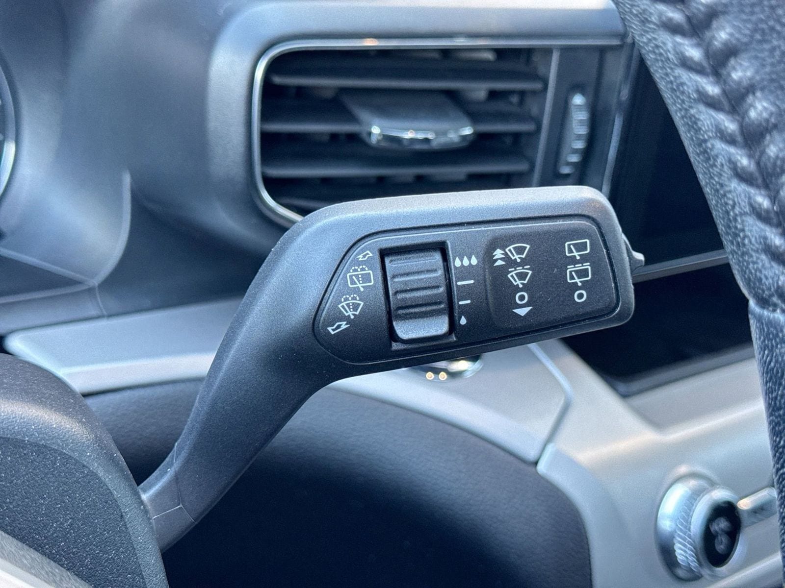 Thumbnail: 2022 Ford Explorer - 29