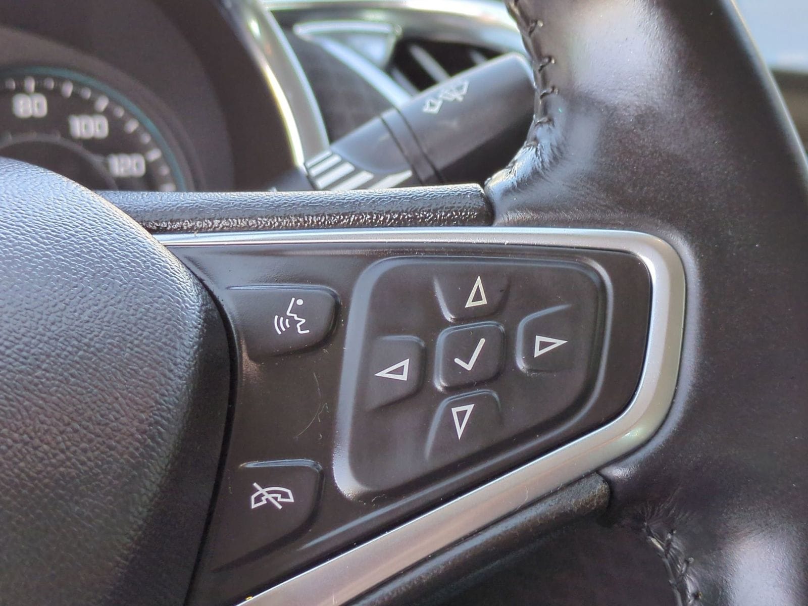 Thumbnail: 2018 Chevrolet Malibu - 30