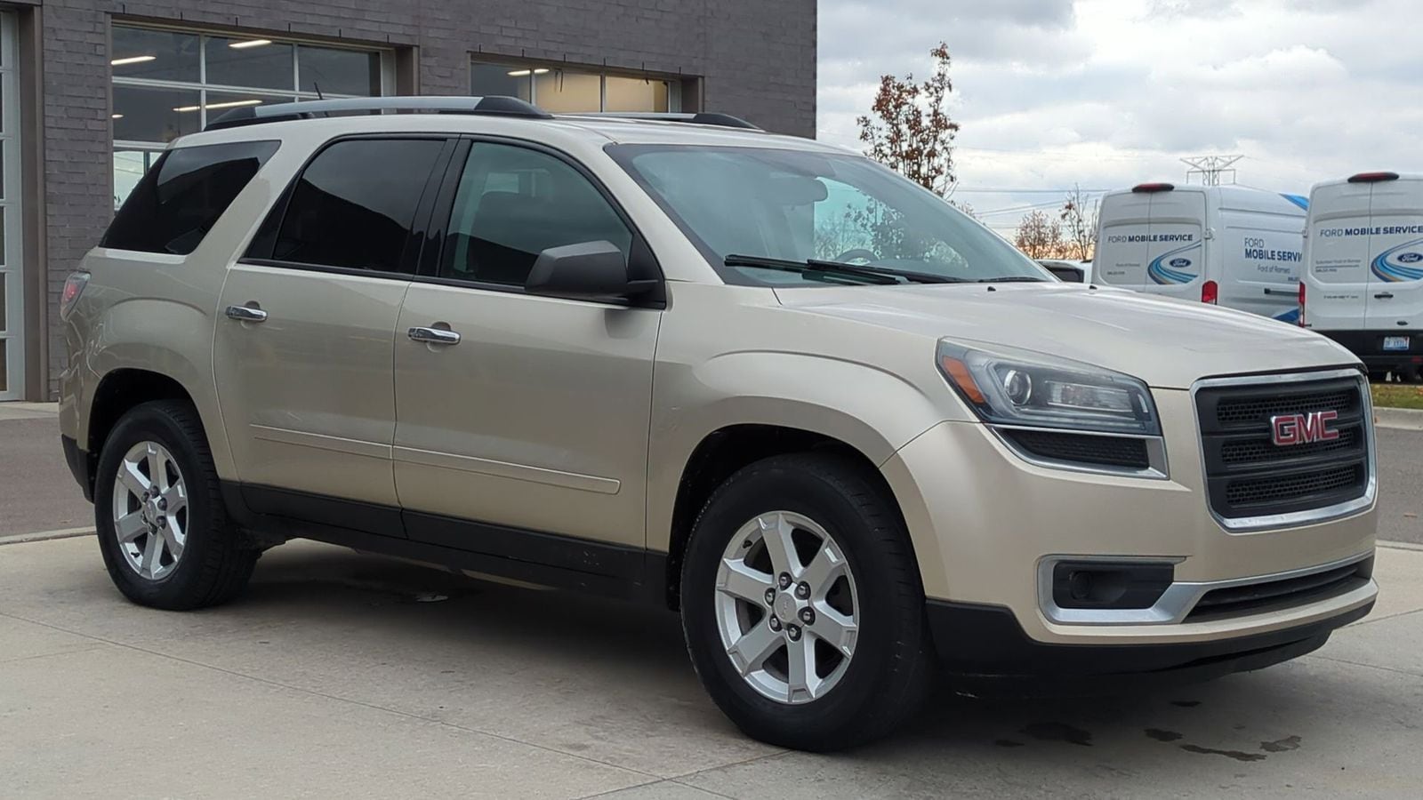 Thumbnail: 2015 GMC Acadia - 9