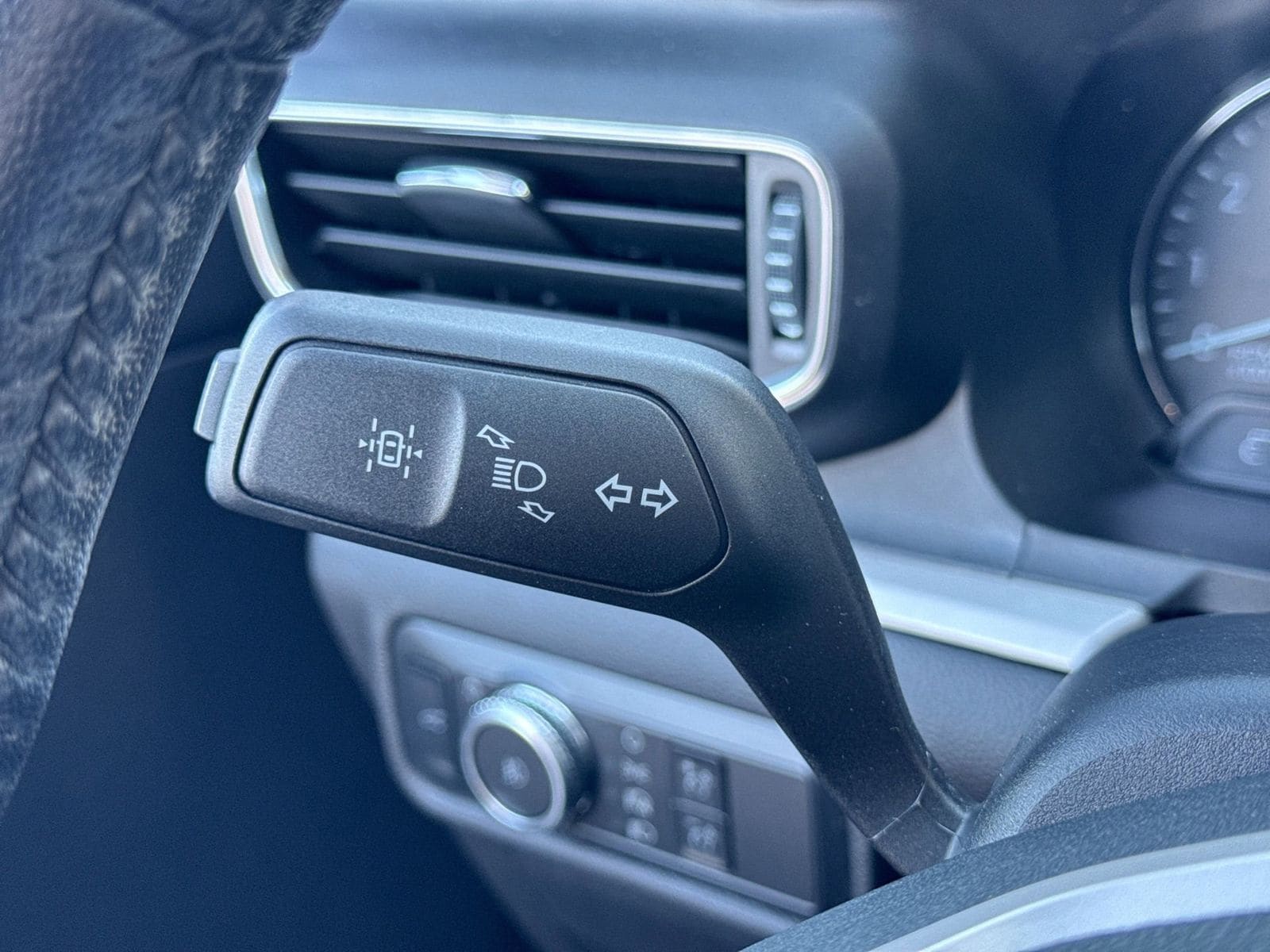 Thumbnail: 2022 Ford Explorer - 30