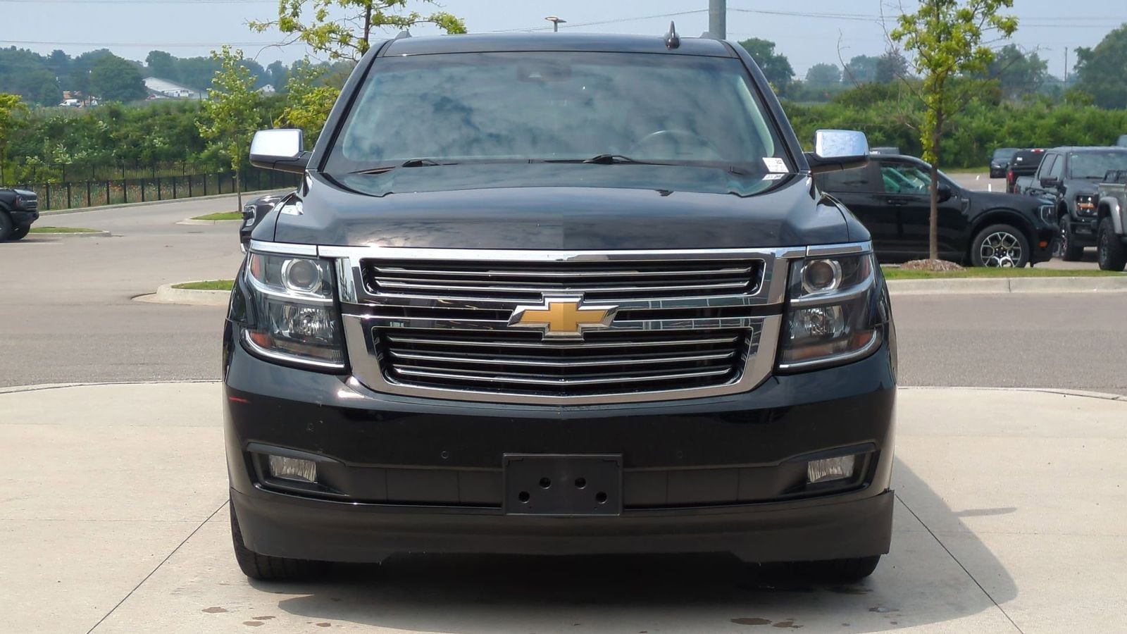 Thumbnail: 2016 Chevrolet Suburban - 7