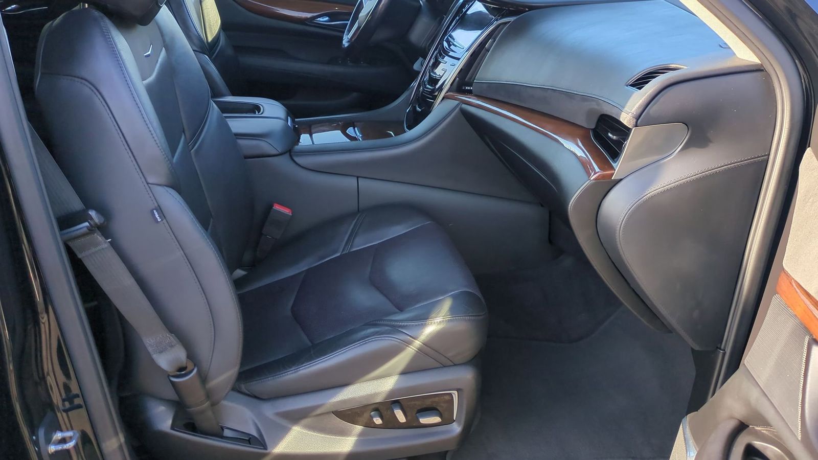 Thumbnail: 2020 Cadillac Escalade - 22