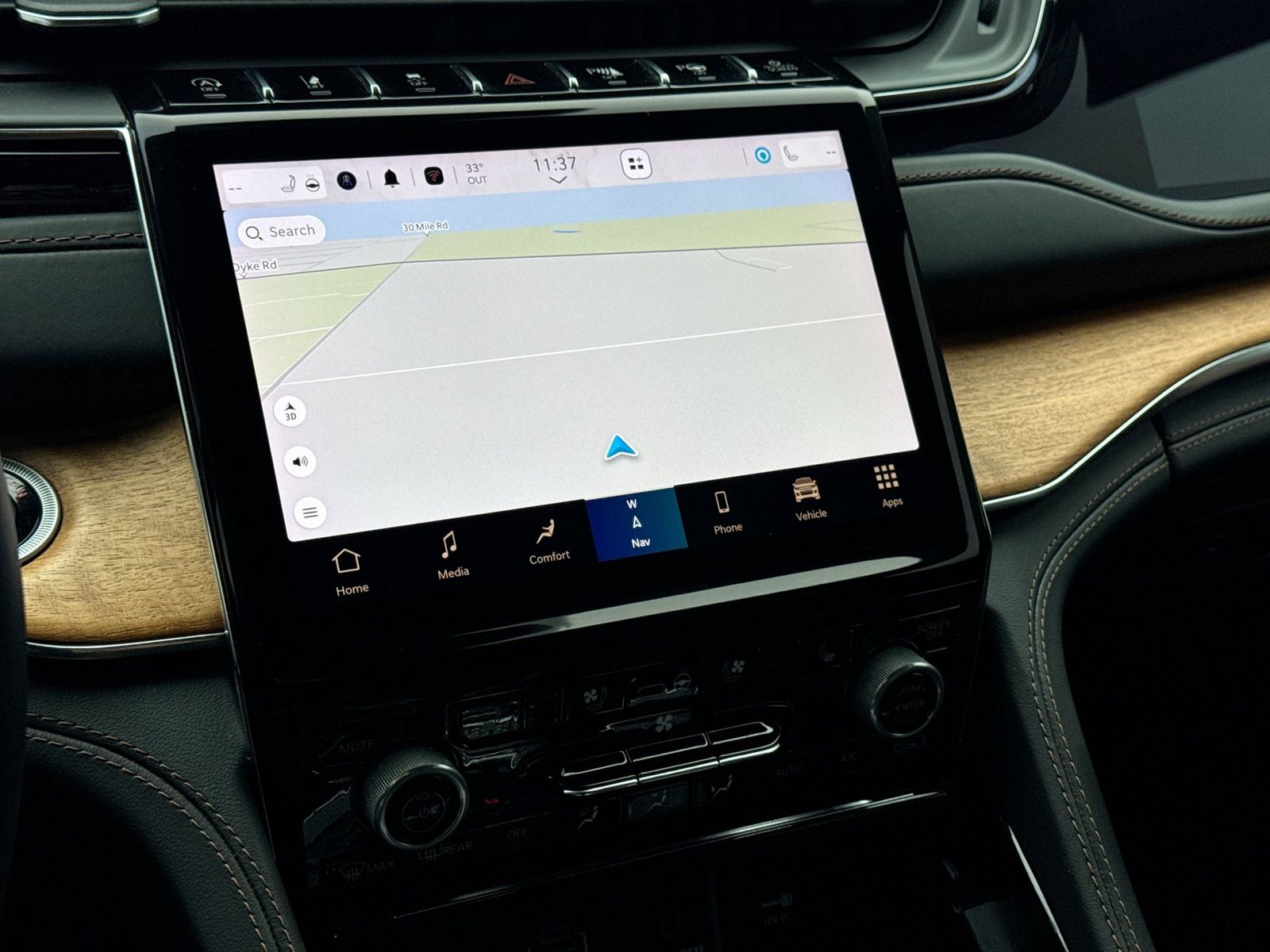 Thumbnail: 2023 Jeep Grand Cherokee - 32