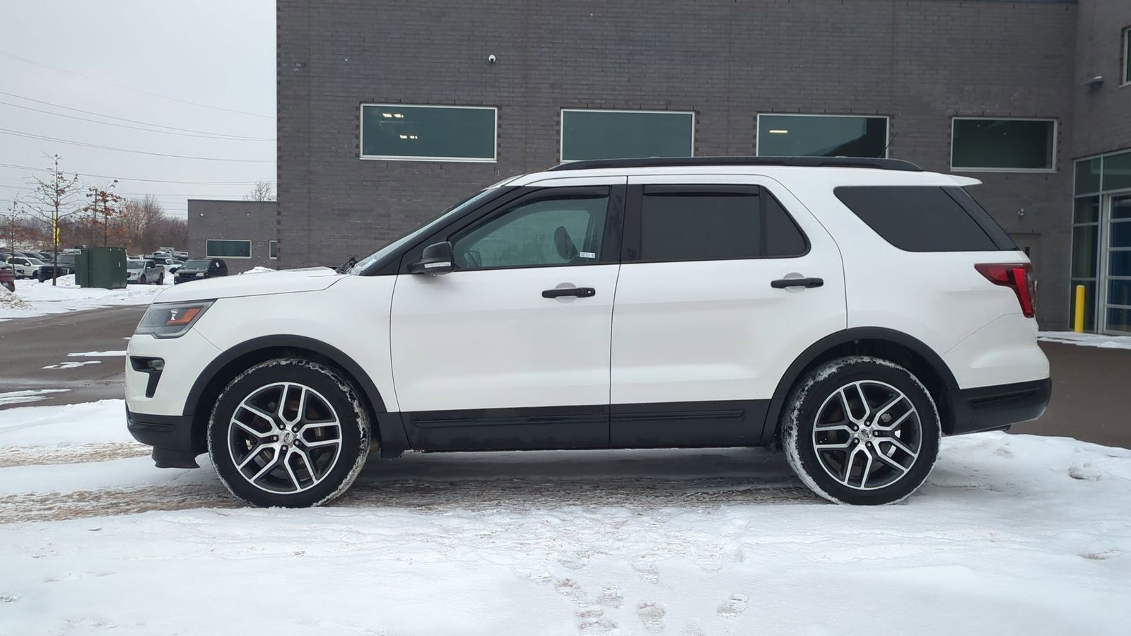 Thumbnail: 2018 Ford Explorer - 3