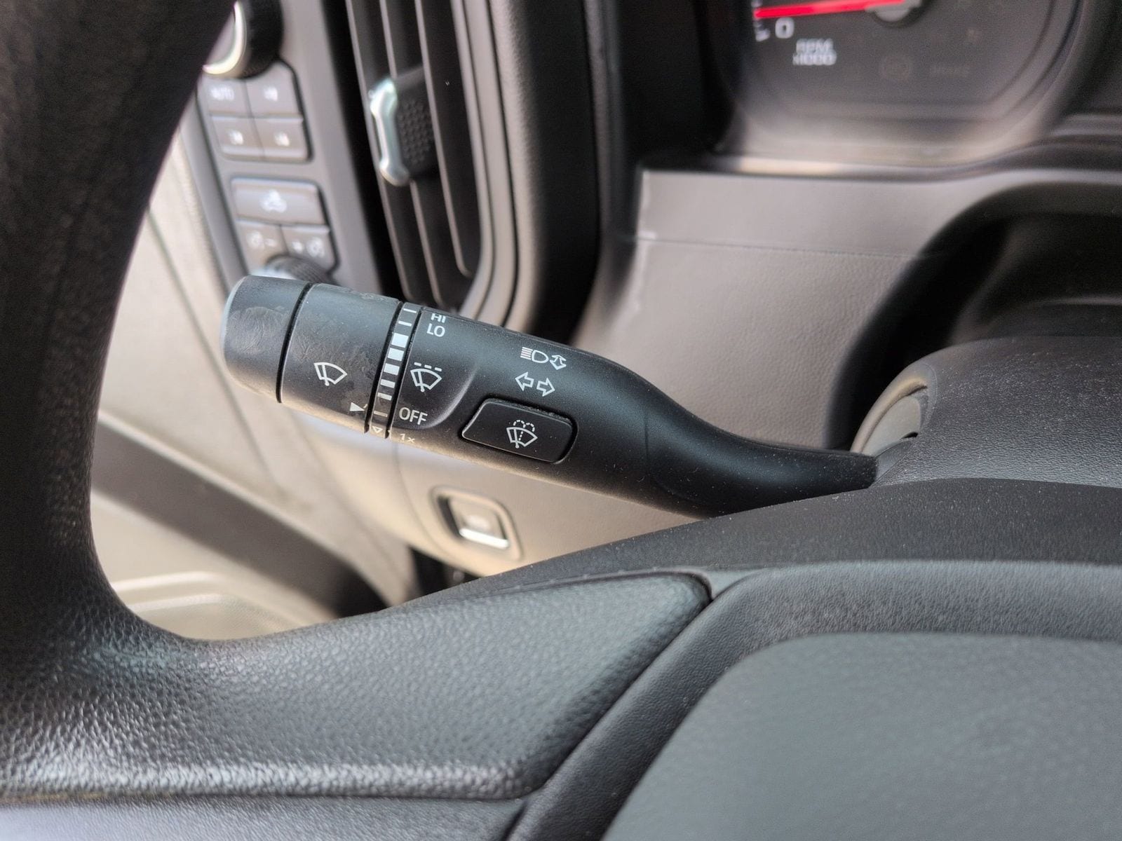 Thumbnail: 2019 Chevrolet Silverado 1500 - 26