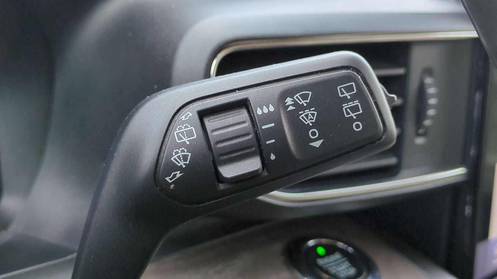 Thumbnail: 2020 Ford Explorer - 18