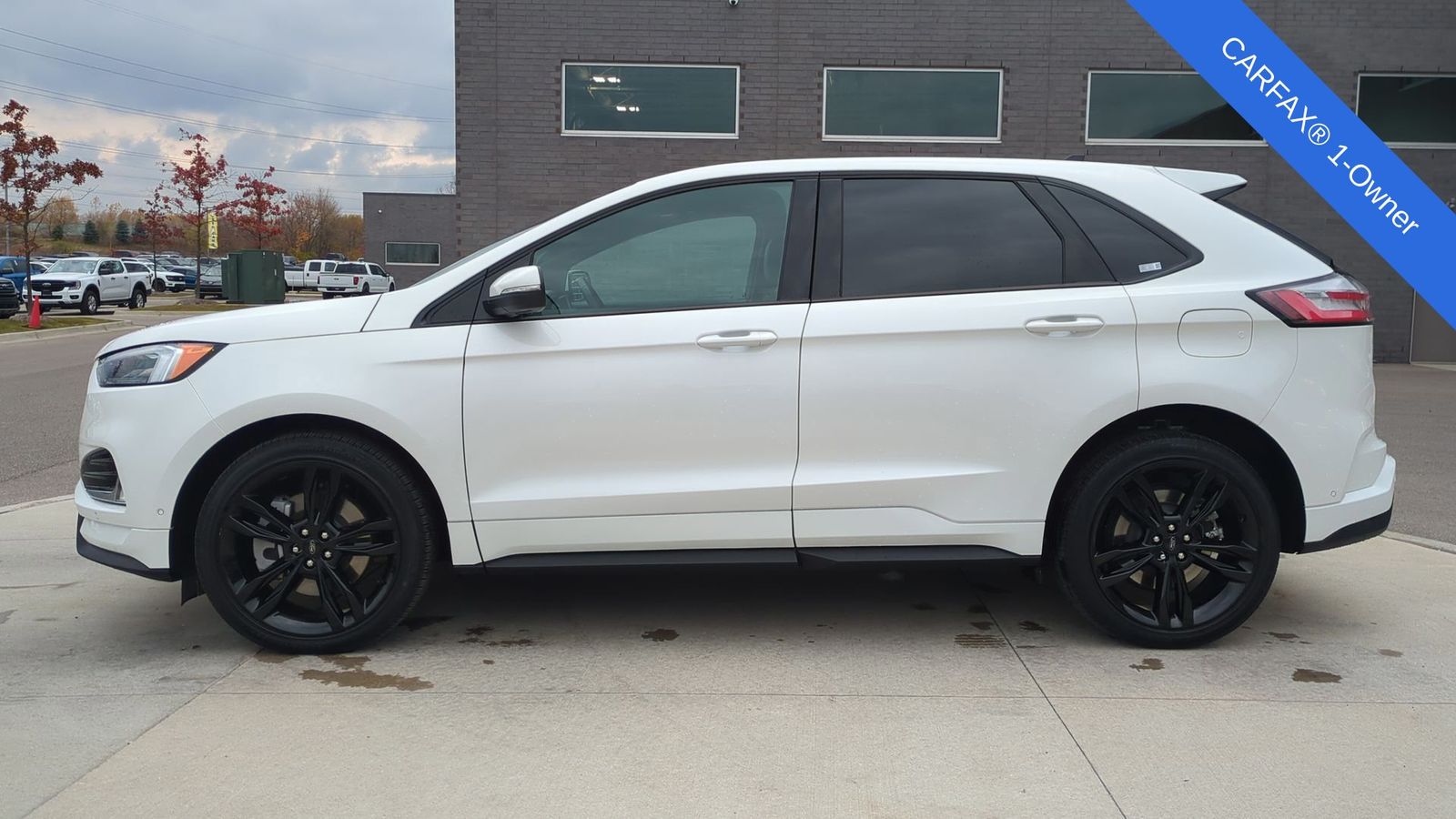 2024 Ford Edge ST photo 2