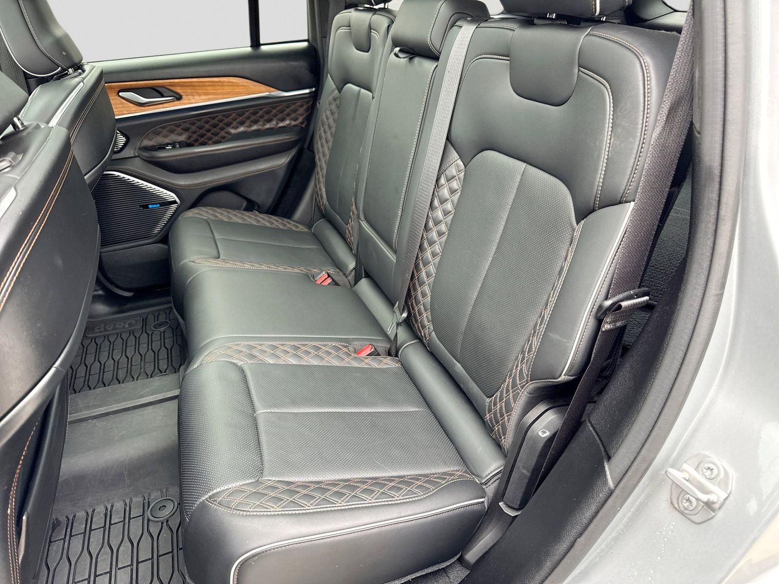 Thumbnail: 2023 Jeep Grand Cherokee - 23